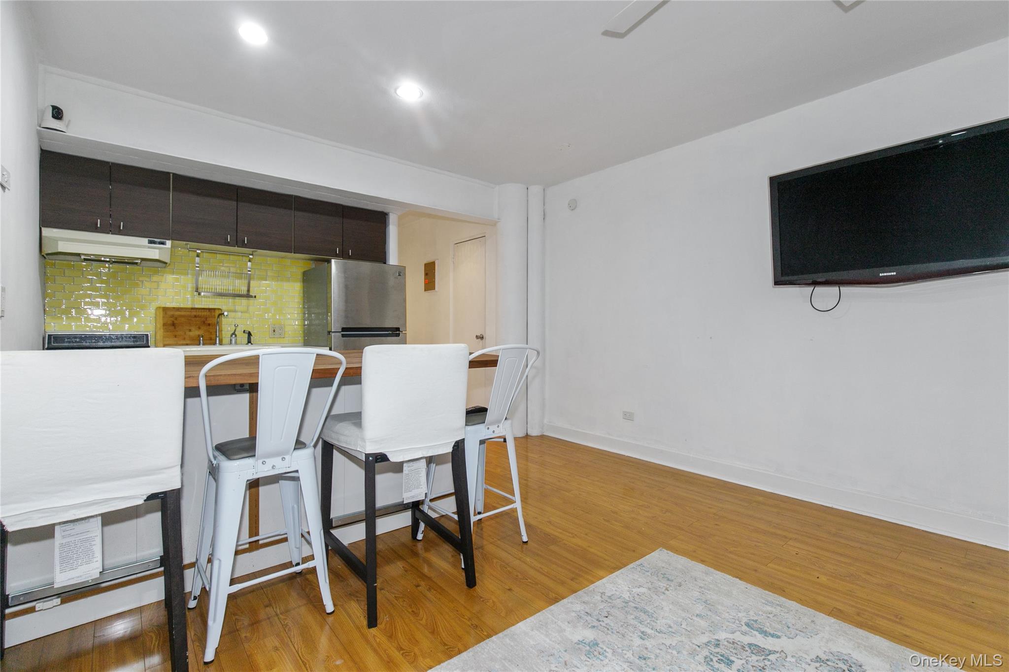 #7 photo, 15 Canterbury Road, Great Neck , NY 11021