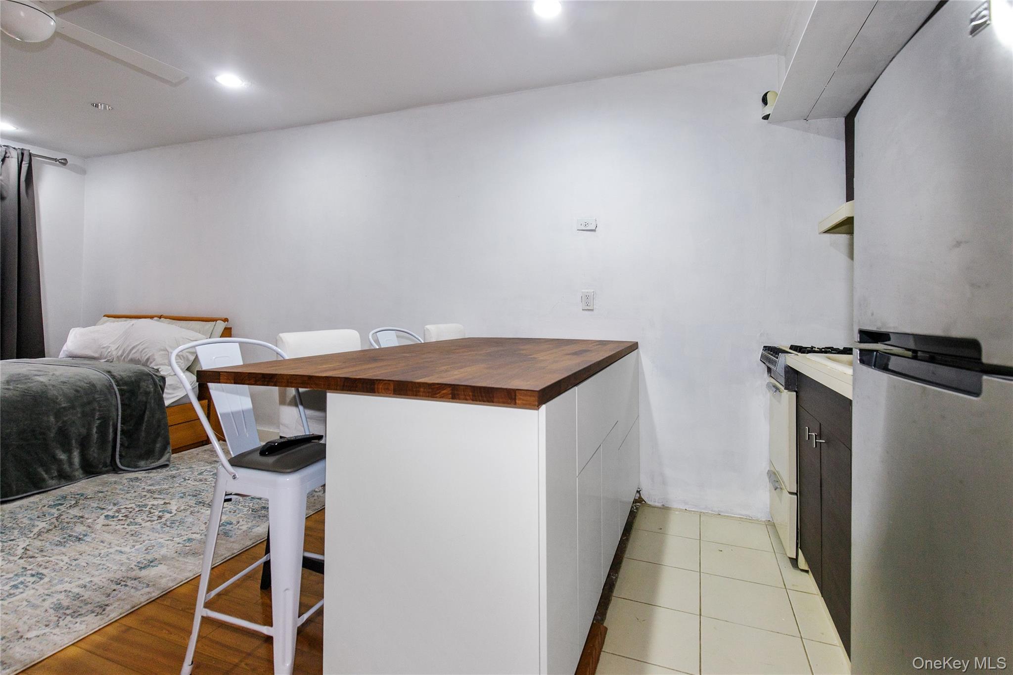 #8 photo, 15 Canterbury Road, Great Neck , NY 11021