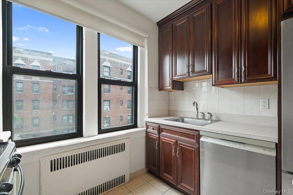 #11 photo, 300 Main Street, White Plains , NY 10601