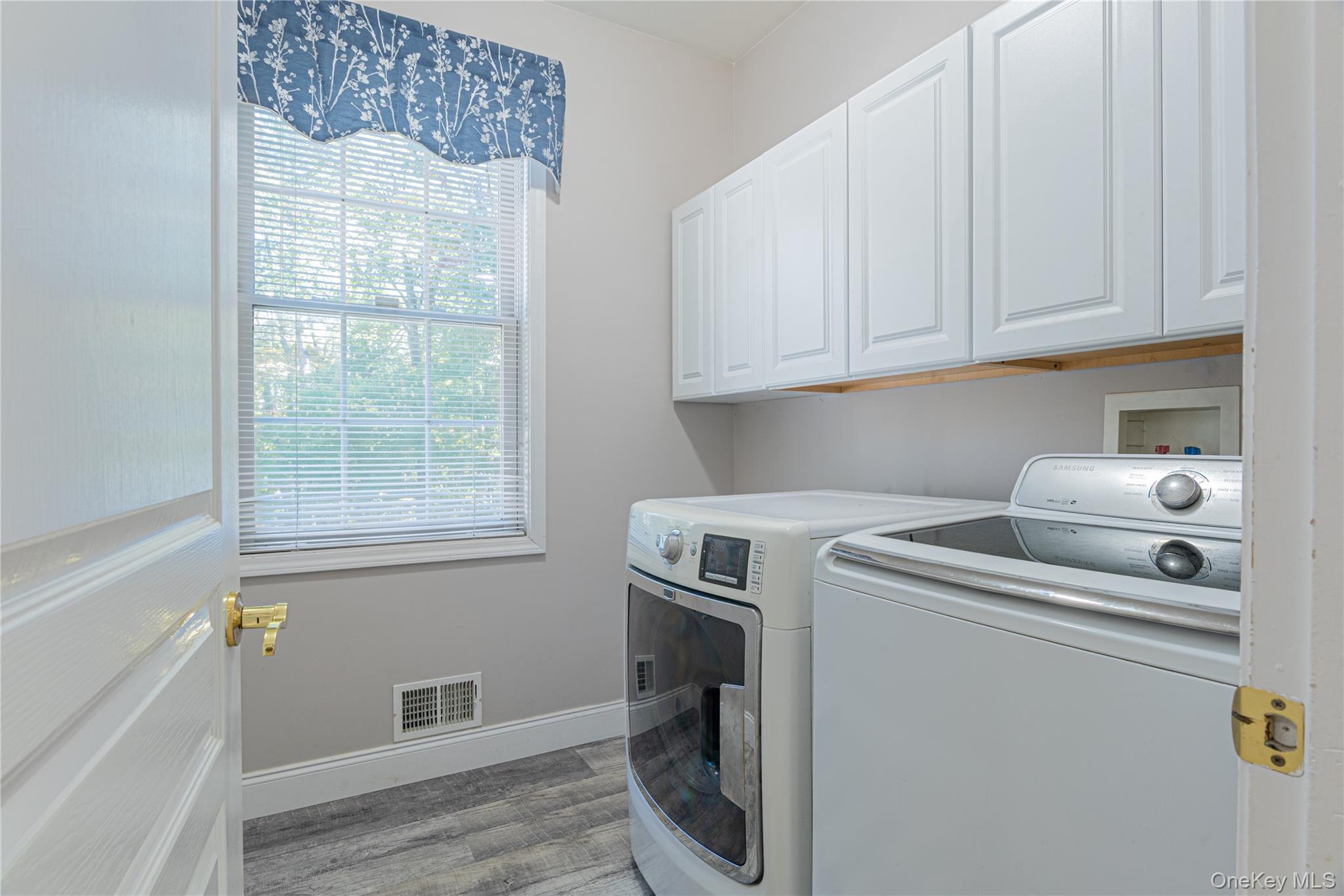 #10 photo, 16 Avalon Court, Hopewell Junction , NY 12533