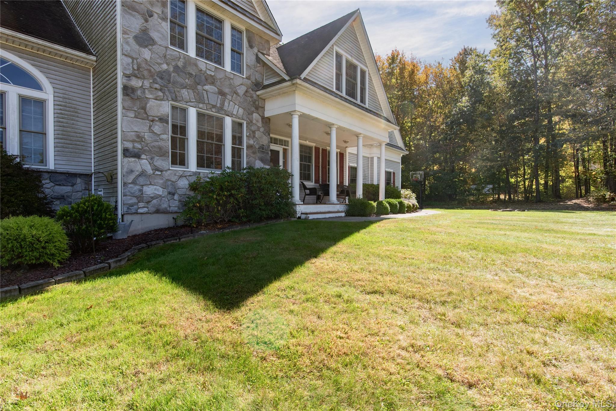 #4 photo, 16 Avalon Court, Hopewell Junction , NY 12533