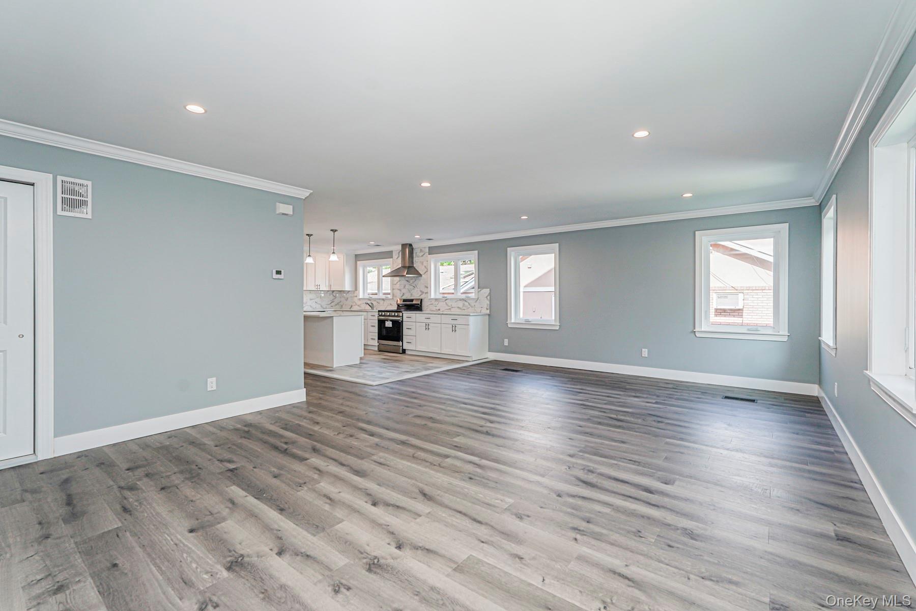 #4 photo, 72 Goodall Street, Staten Island , NY 10308