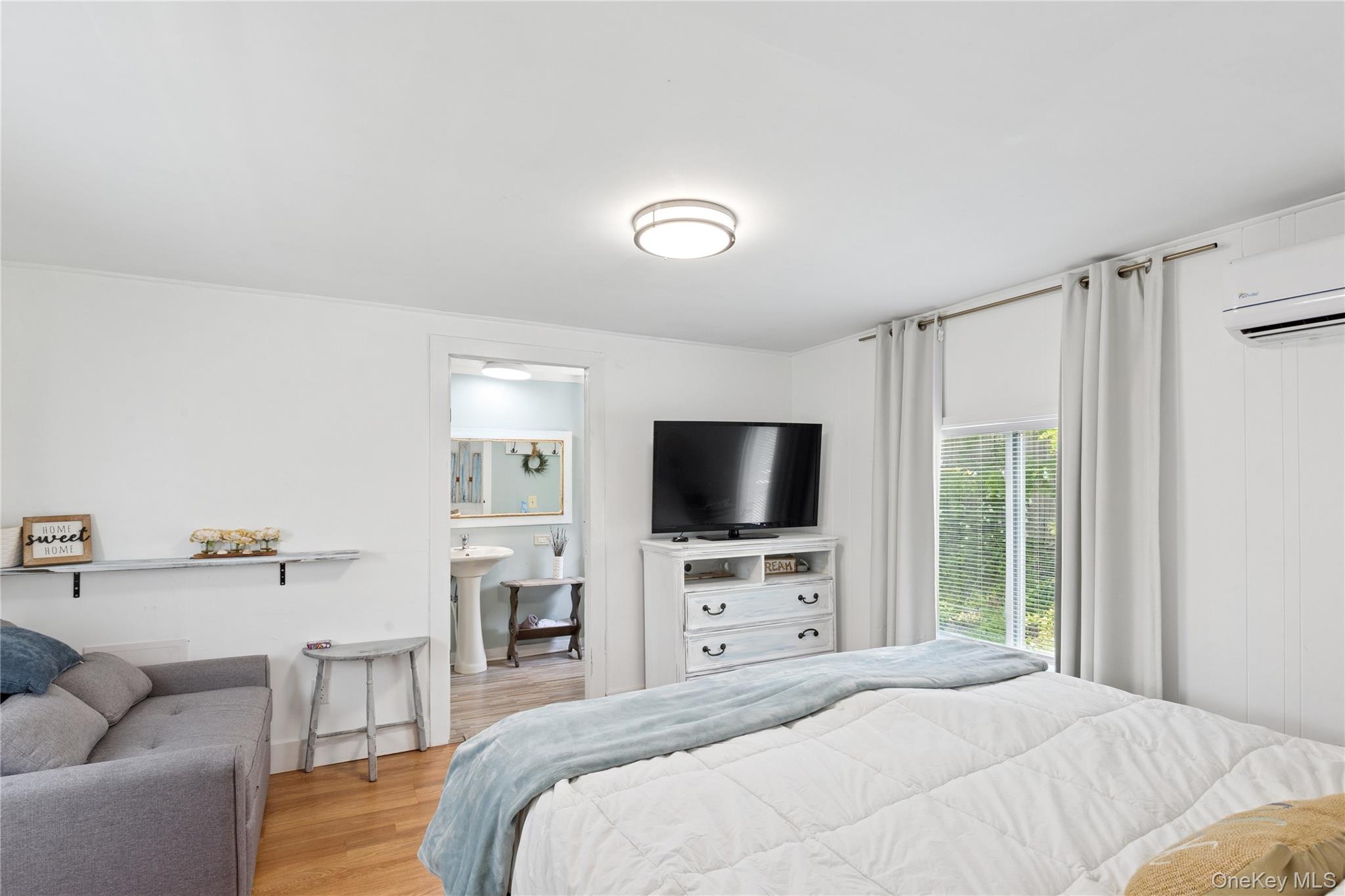 #10 photo, 8 North Railroad Avenue, サフォーク郡 Jamesport , NY 11901-6016