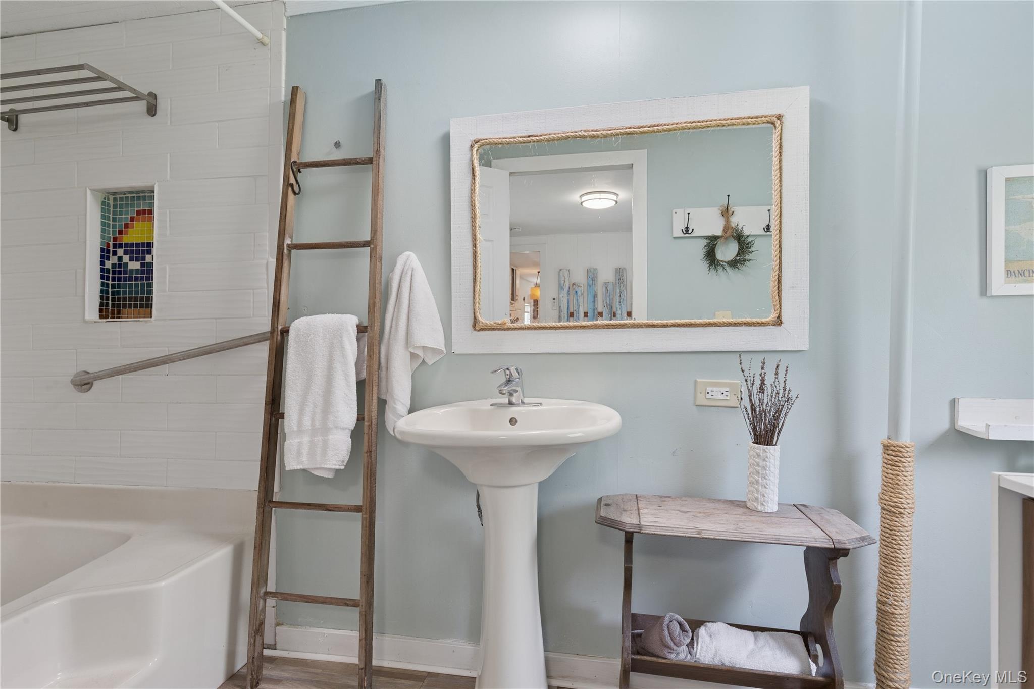 #12 photo, 8 North Railroad Avenue, サフォーク郡 Jamesport , NY 11901-6016