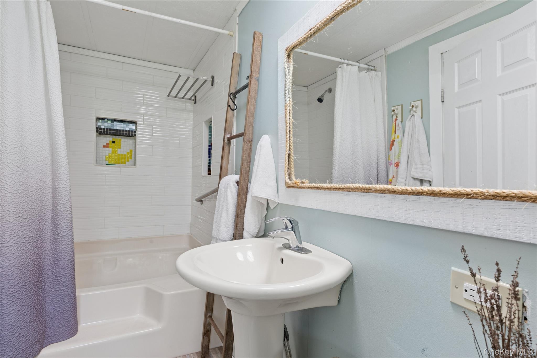 #13 photo, 8 North Railroad Avenue, サフォーク郡 Jamesport , NY 11901-6016