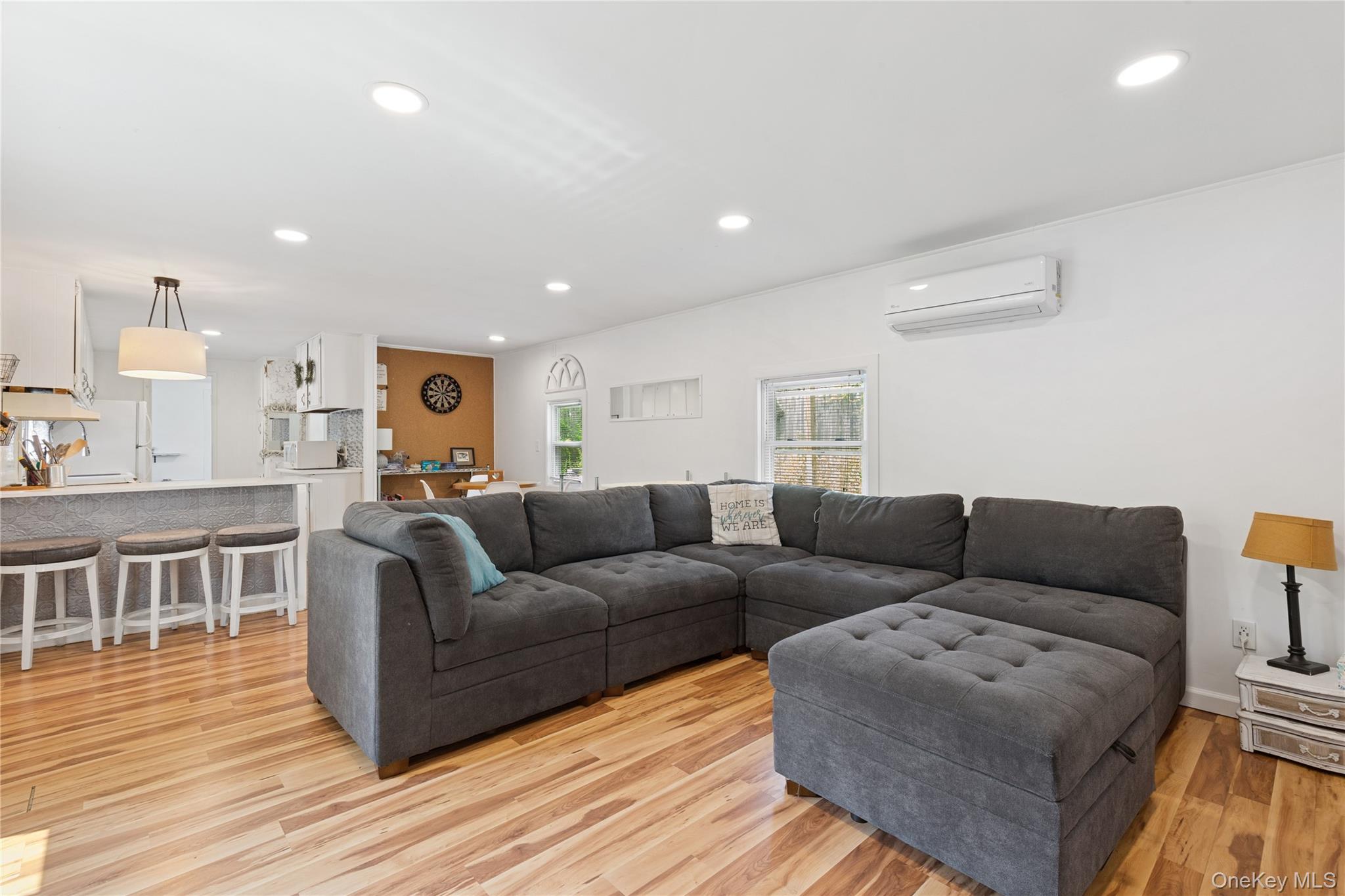 #2 photo, 8 North Railroad Avenue, サフォーク郡 Jamesport , NY 11901-6016