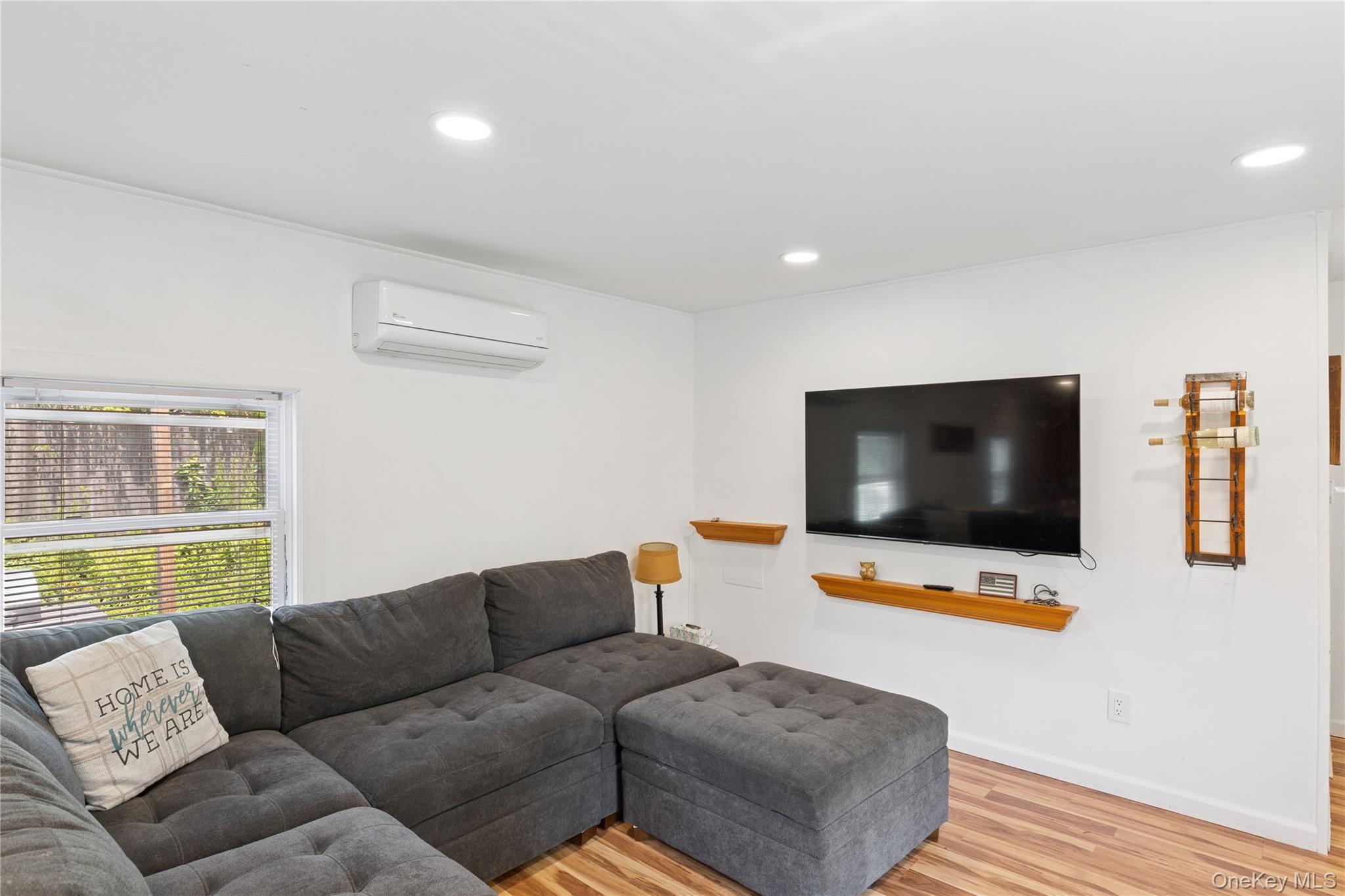 #3 photo, 8 North Railroad Avenue, サフォーク郡 Jamesport , NY 11901-6016