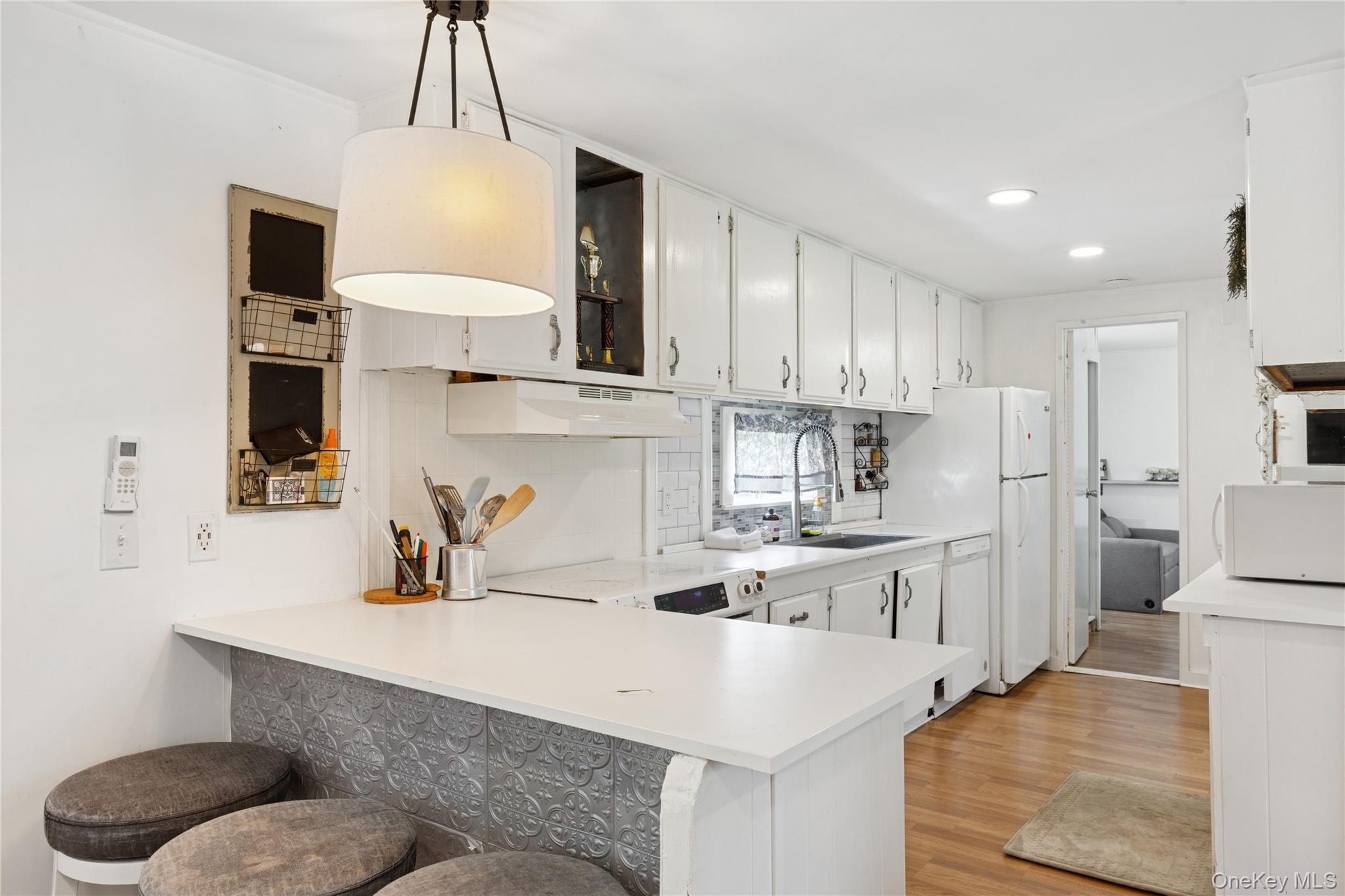 #5 photo, 8 North Railroad Avenue, サフォーク郡 Jamesport , NY 11901-6016