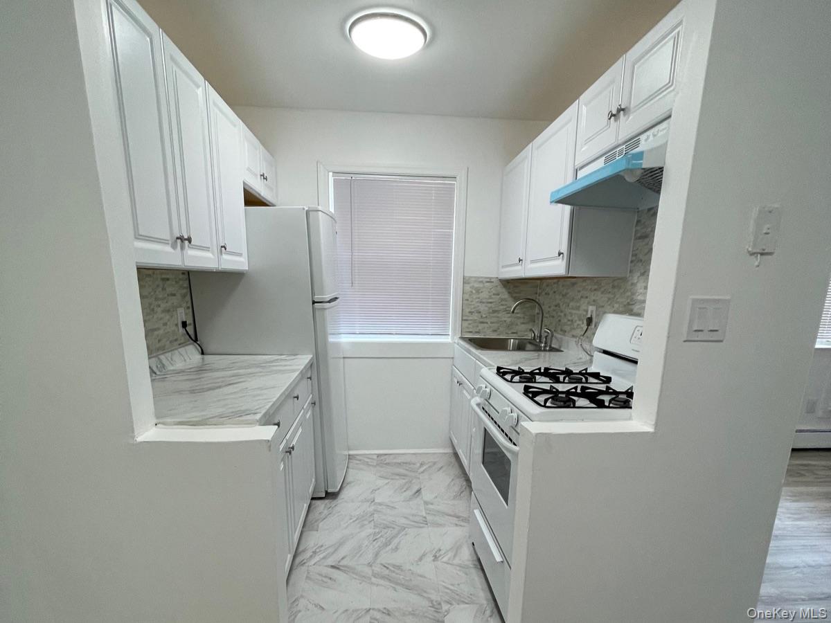 #4 photo, 3C Hemlock Drive, 東長島 海湾 Bay Shore , NY 11706