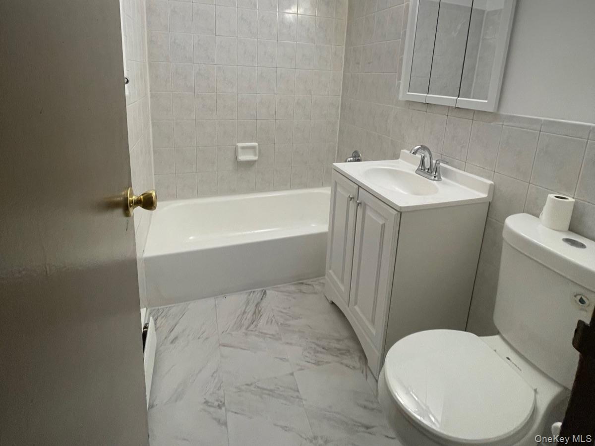 #5 photo, 3C Hemlock Drive, 東長島 海湾 Bay Shore , NY 11706