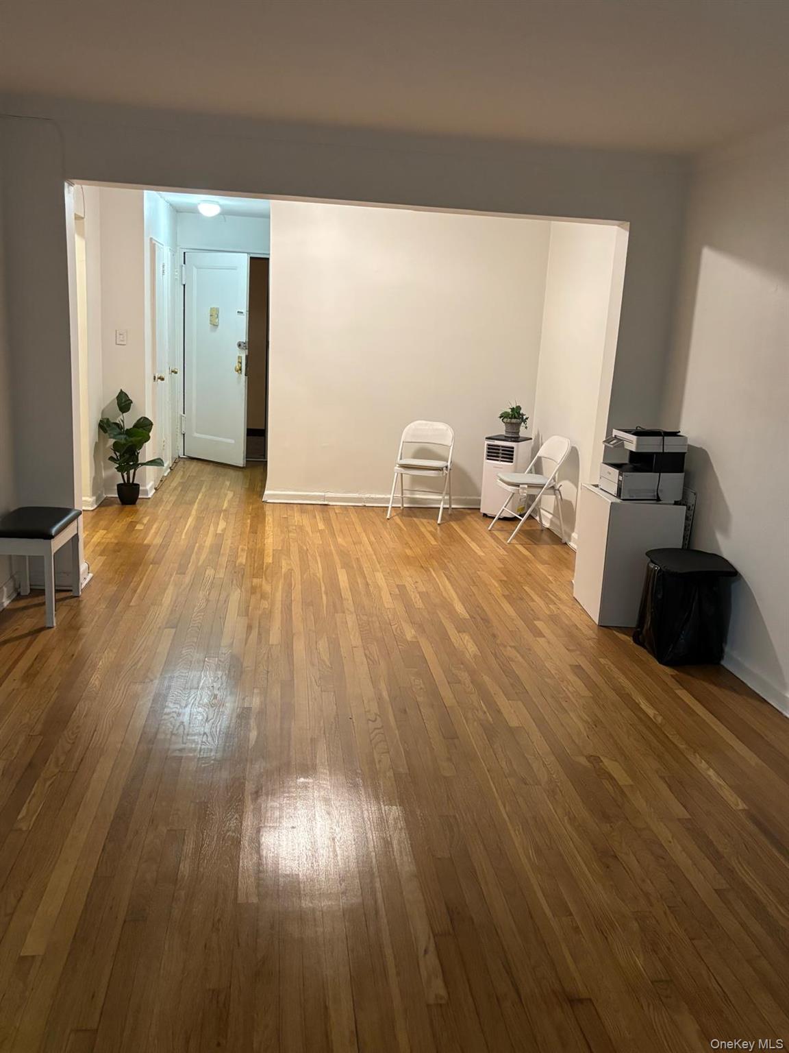 #8 photo, 84-31 Van Wyck Expressway, クイーンズ区 Briarwood , NY 11435