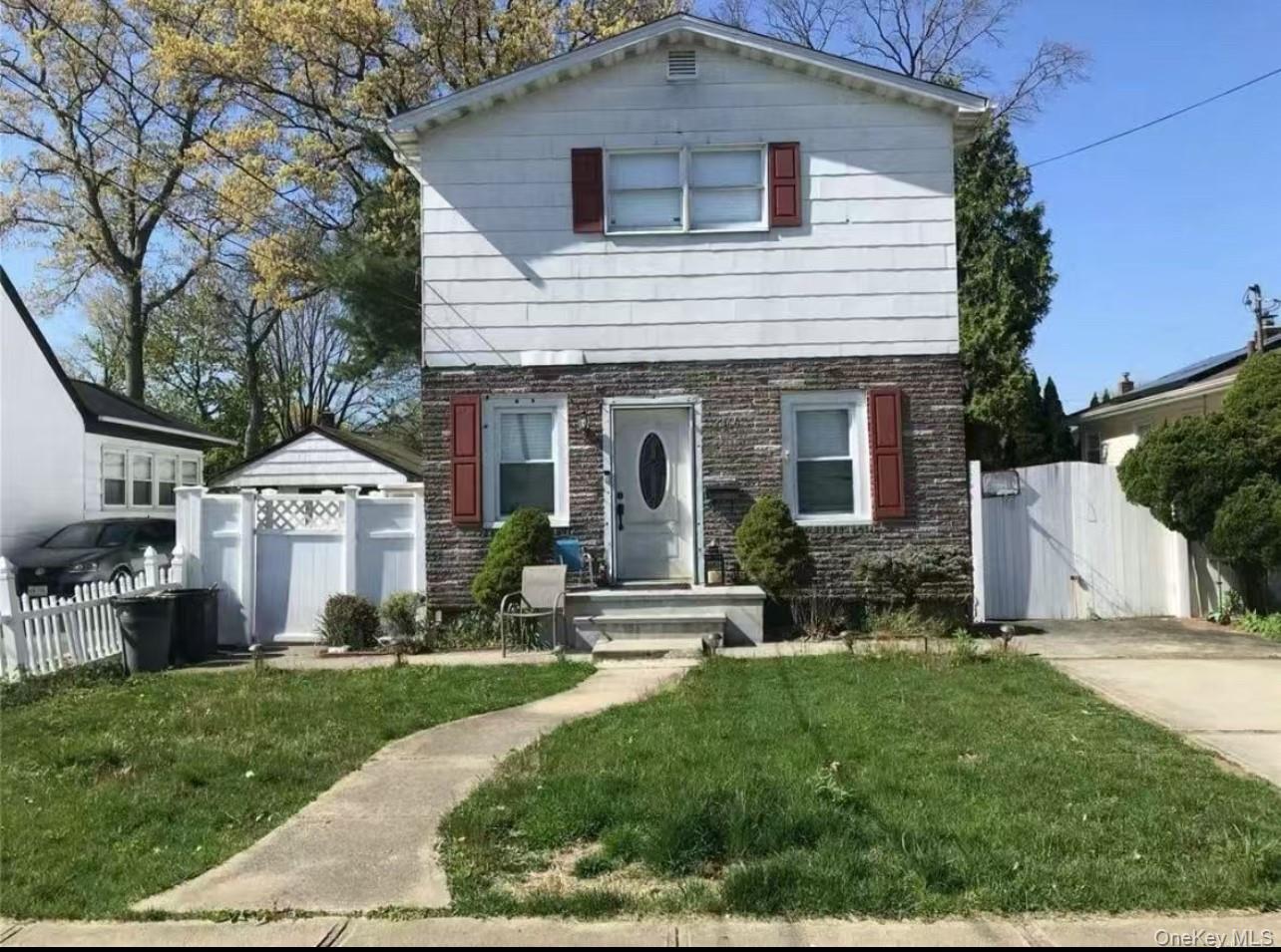 #1 photo, 2466 8th Street, ナッソー郡 East Meadow , NY 11554