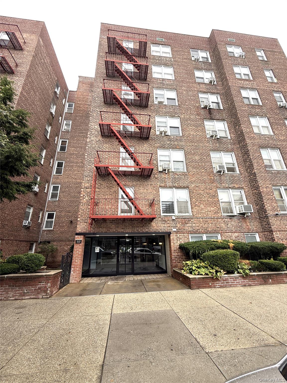 #1 photo, 33-25 90 Street, Jackson Heights , NY 11372