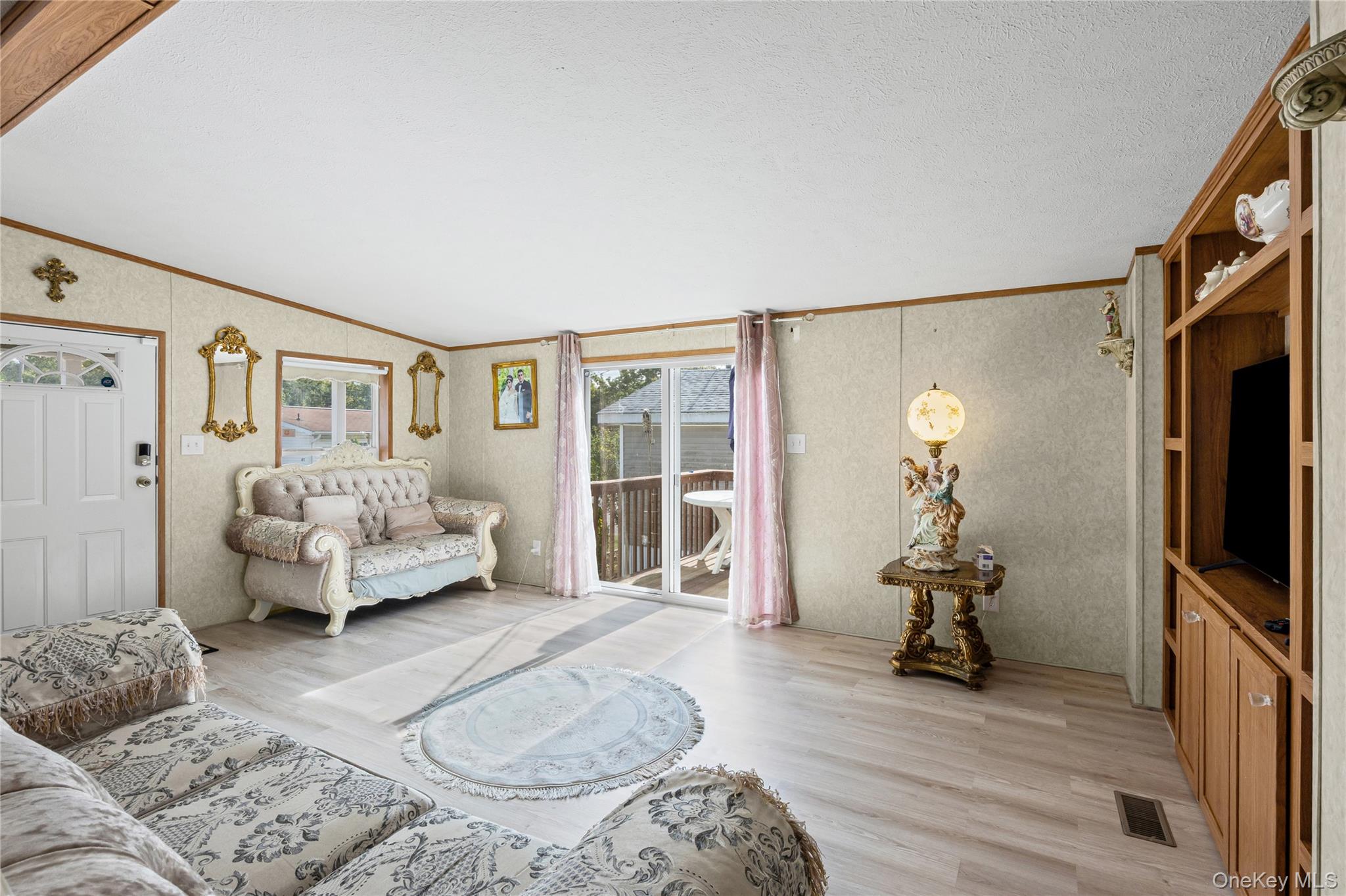 #7 photo, 1795 Osborne Avenue, Riverhead , NY 11901