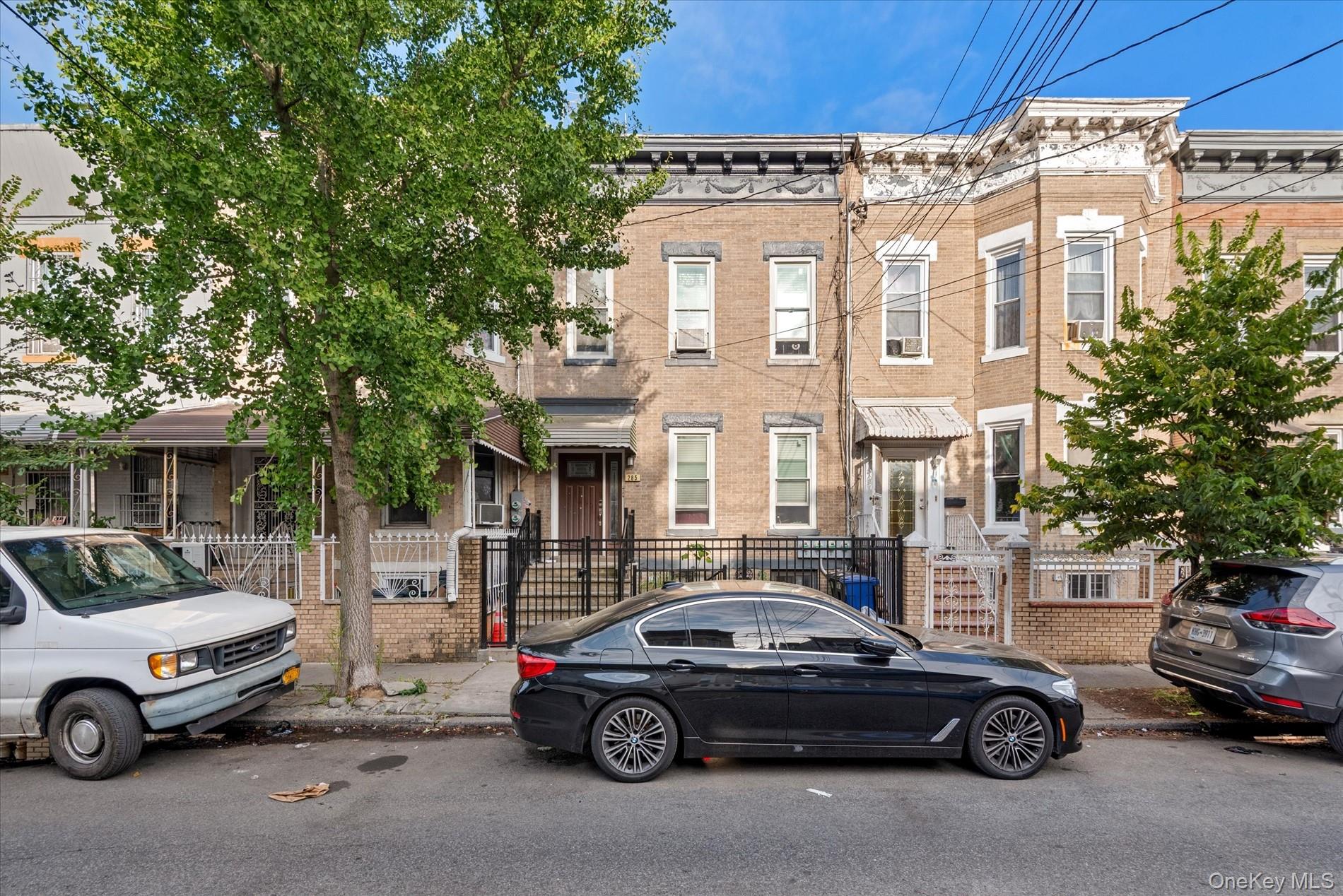 #1 photo, 285 Lincoln Avenue, Brooklyn , NY 11208