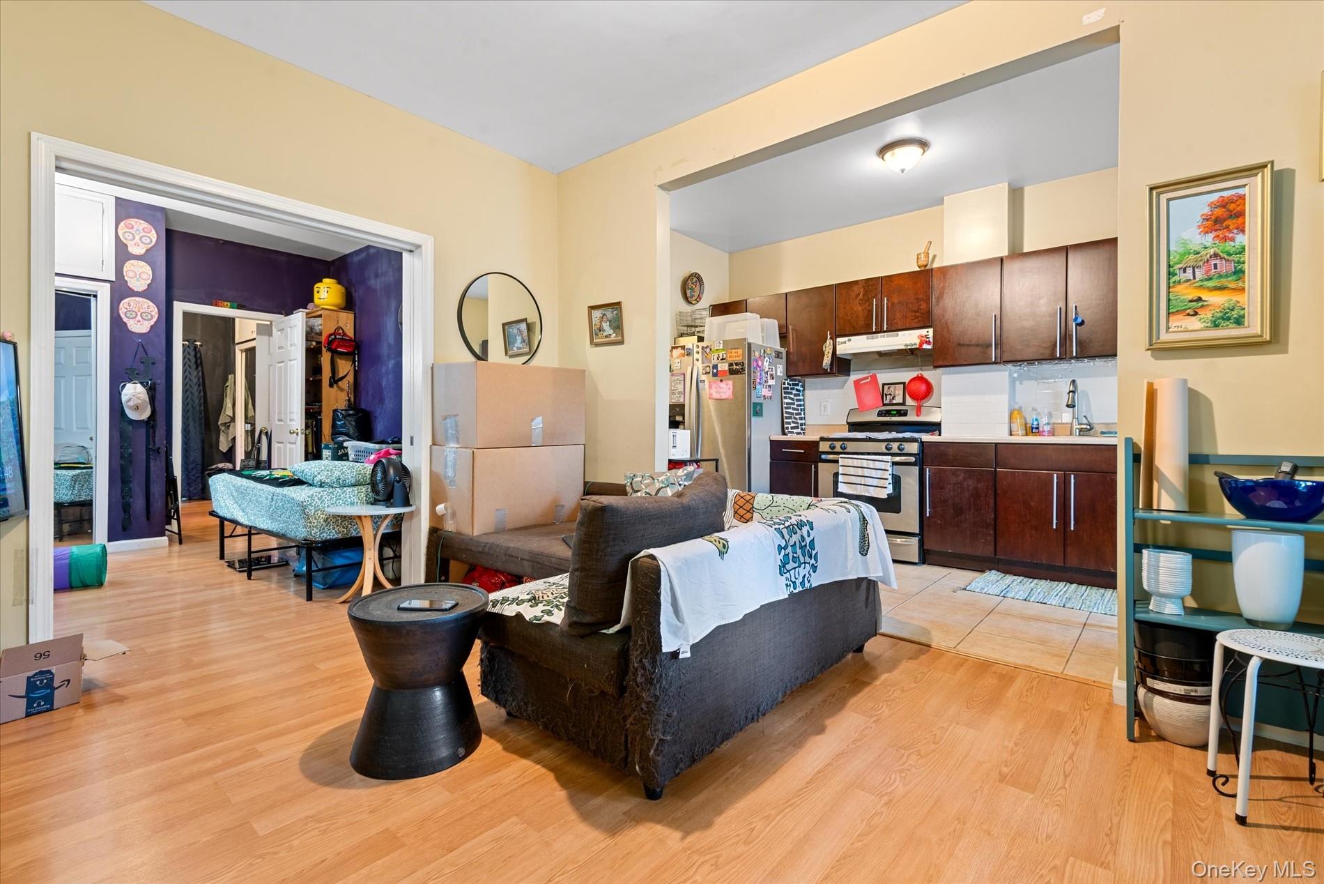 #15 photo, 285 Lincoln Avenue, Brooklyn , NY 11208