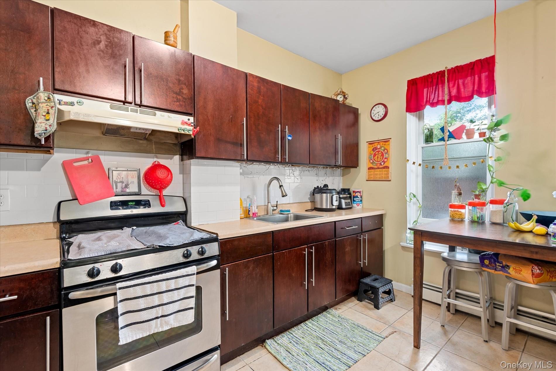 #17 photo, 285 Lincoln Avenue, Brooklyn , NY 11208