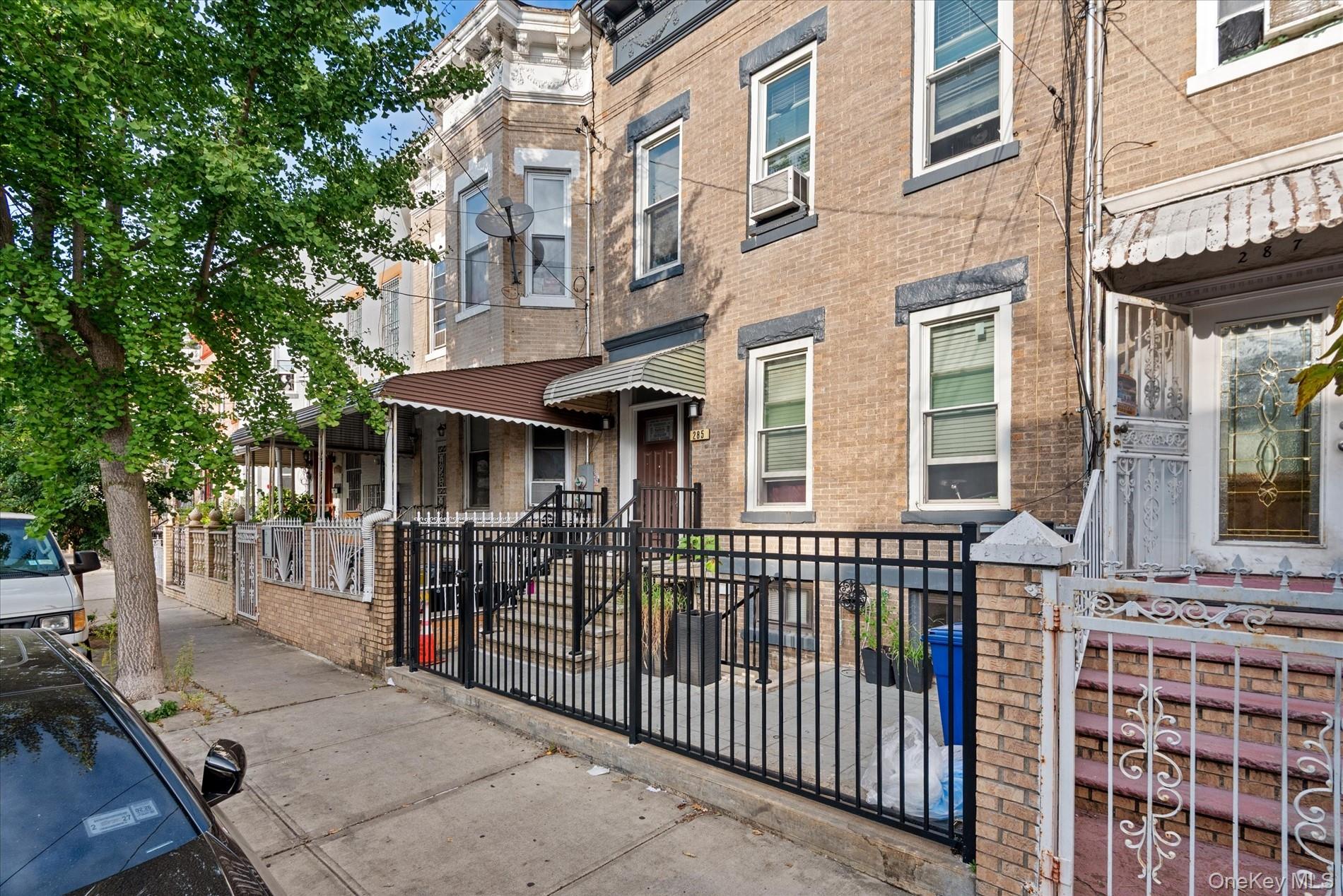 #3 photo, 285 Lincoln Avenue, Brooklyn , NY 11208