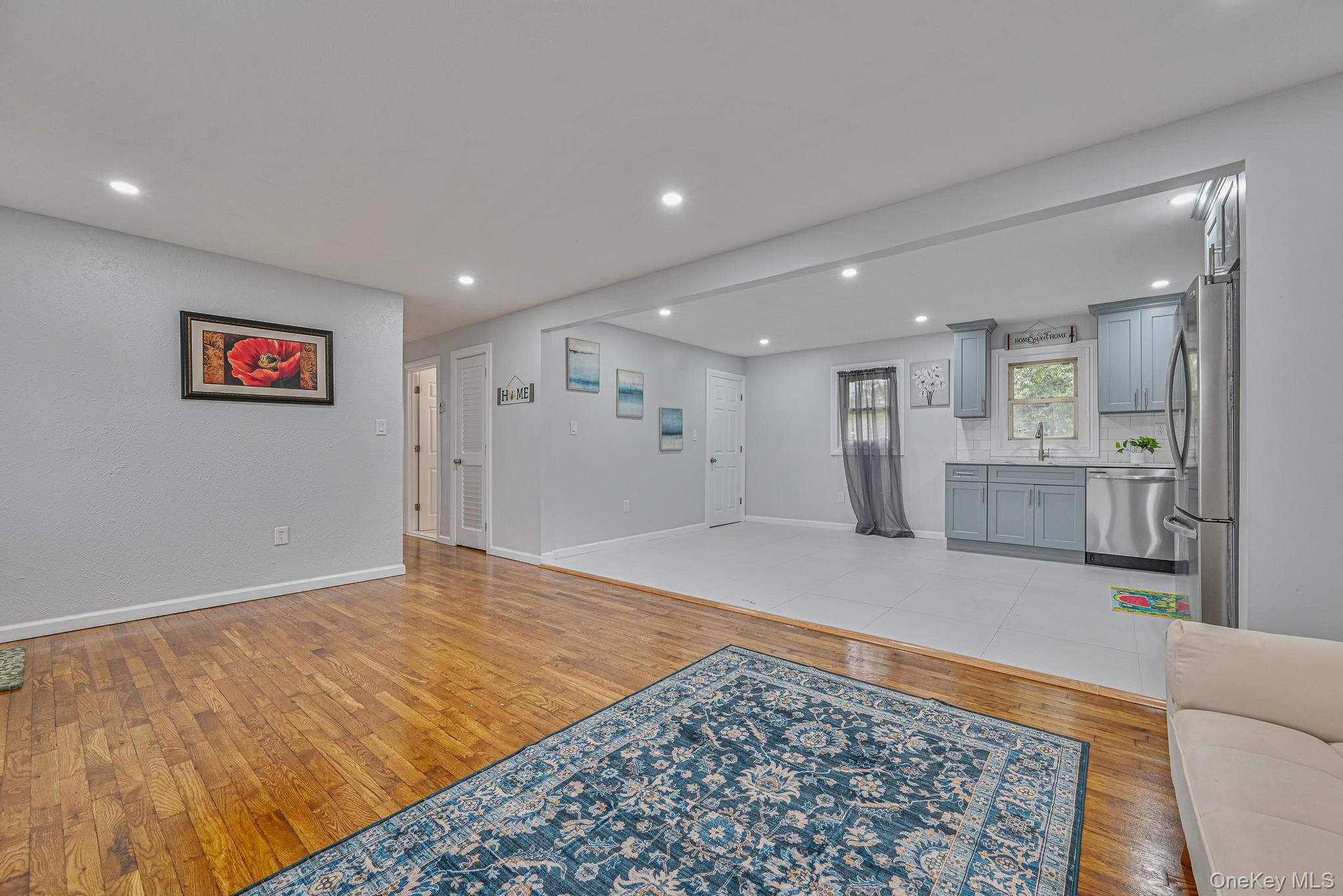 #4 photo, 52 Cedar Road, Amityville , NY 11701