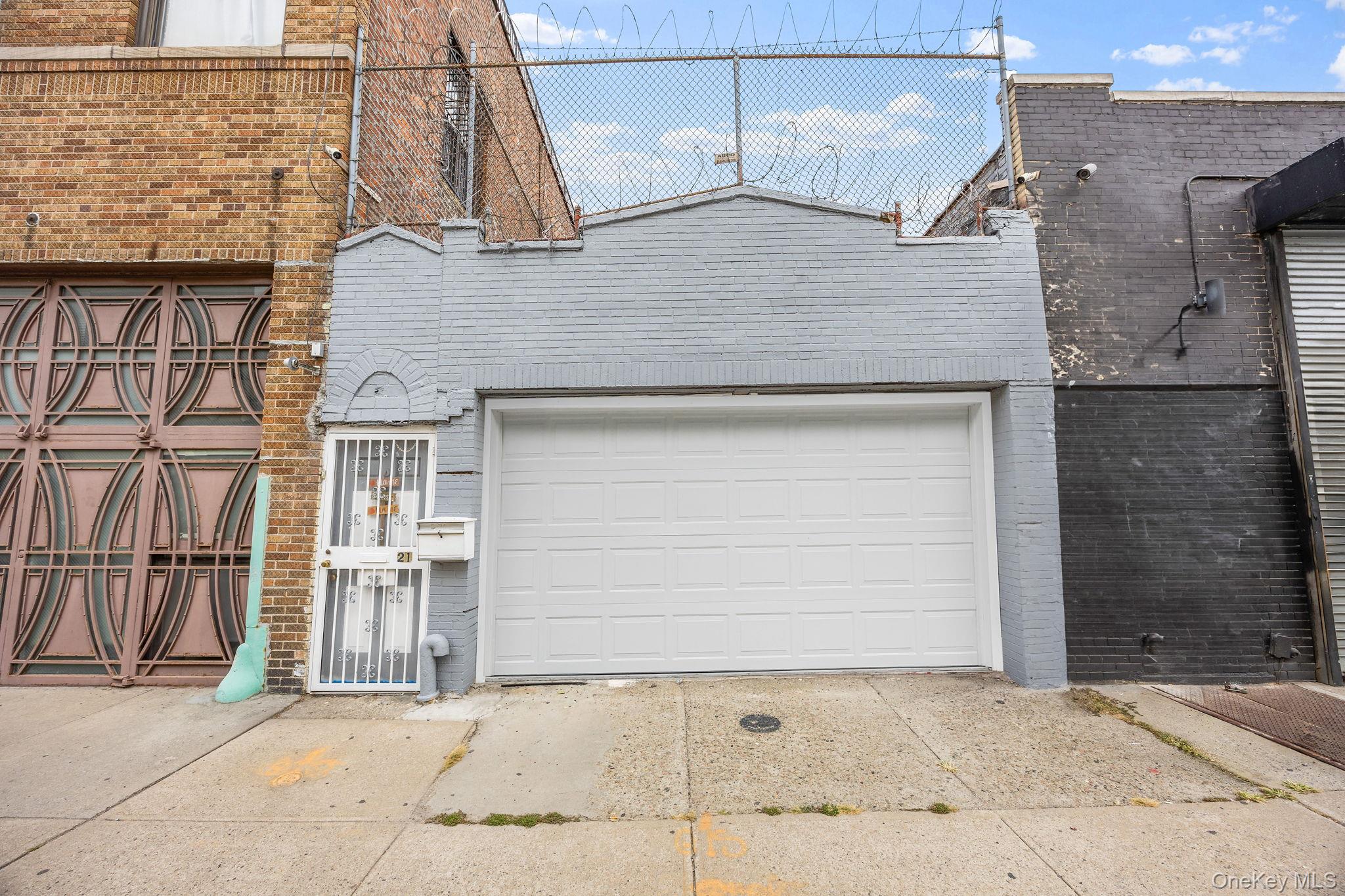 #1 photo, 21 Thames Street, ブルックリン区 Brooklyn , NY 11206