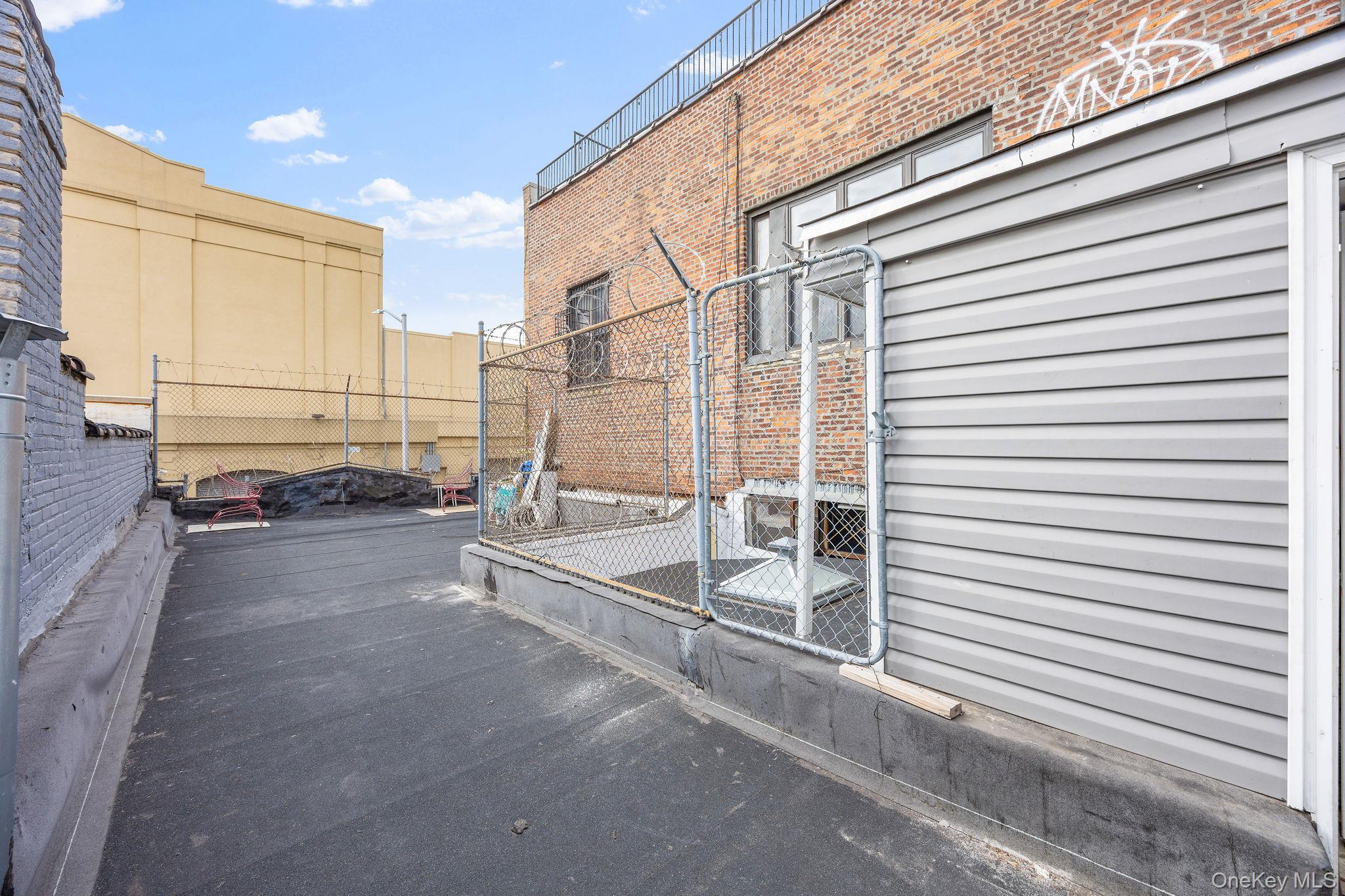 #15 photo, 21 Thames Street, ブルックリン区 Brooklyn , NY 11206