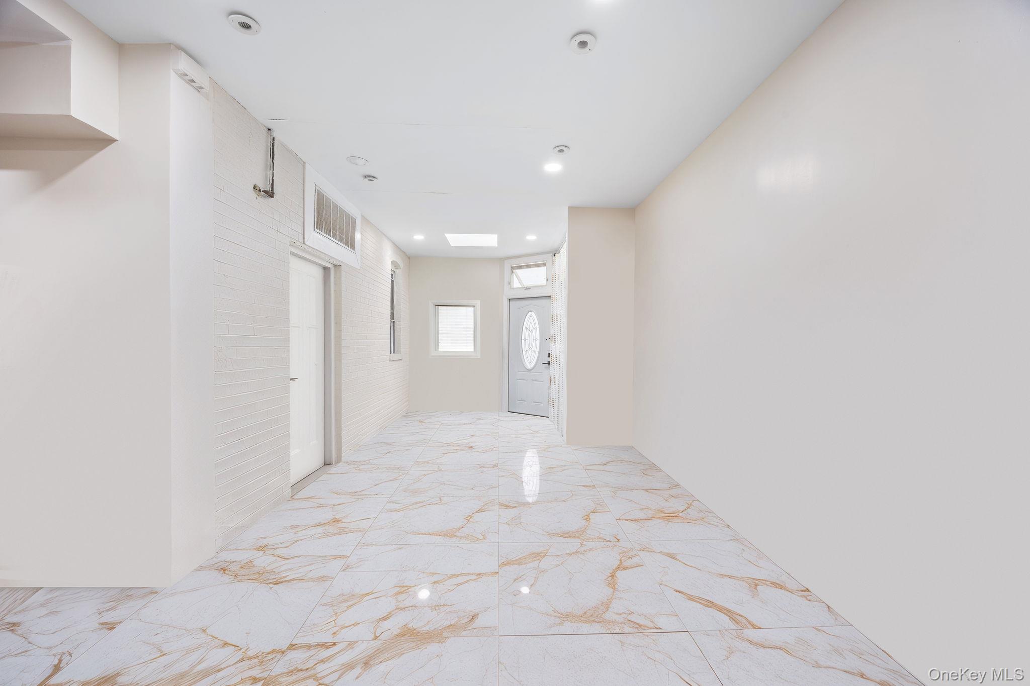 #3 photo, 21 Thames Street, ブルックリン区 Brooklyn , NY 11206