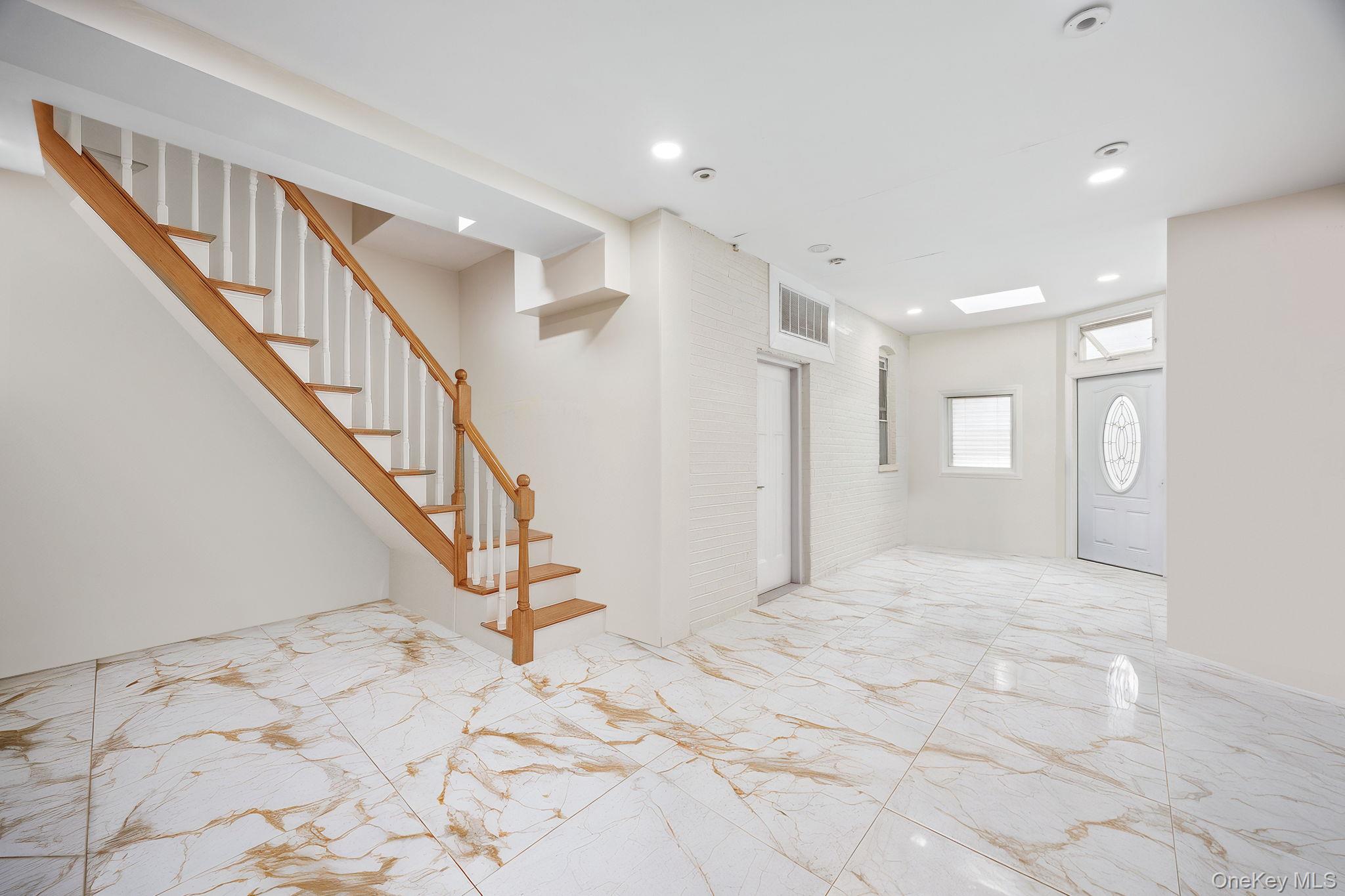 #4 photo, 21 Thames Street, ブルックリン区 Brooklyn , NY 11206