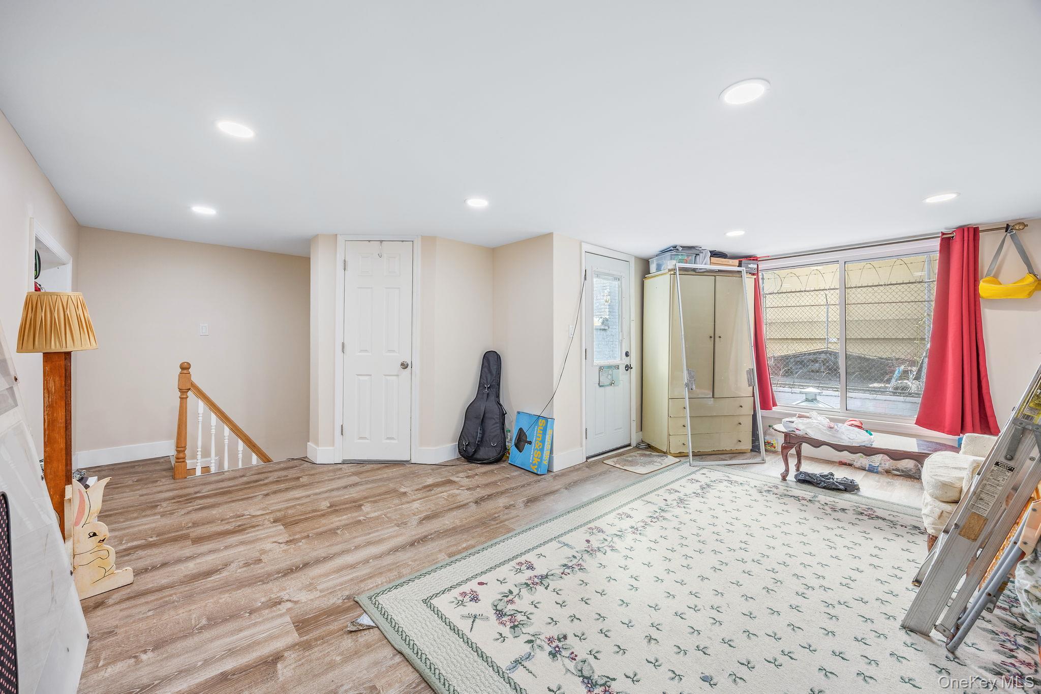 #8 photo, 21 Thames Street, ブルックリン区 Brooklyn , NY 11206