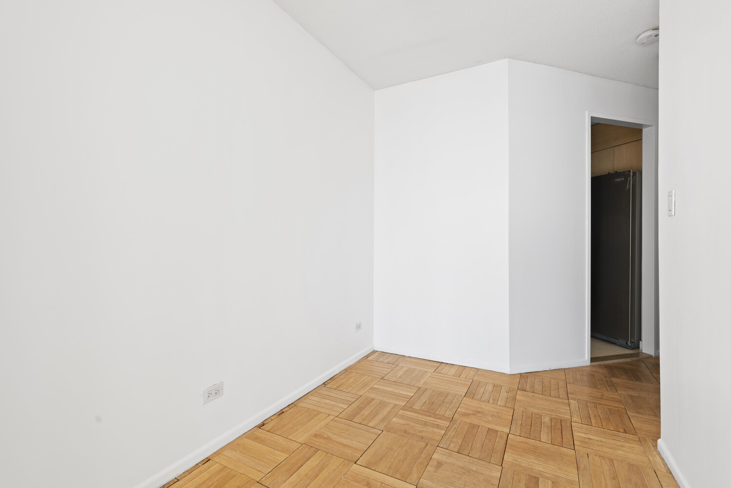 #7 photo, 330 E 38TH Street, Murray Hill , NY 10016