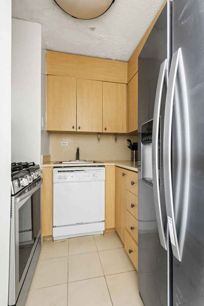 #8 photo, 330 E 38TH Street, Murray Hill , NY 10016