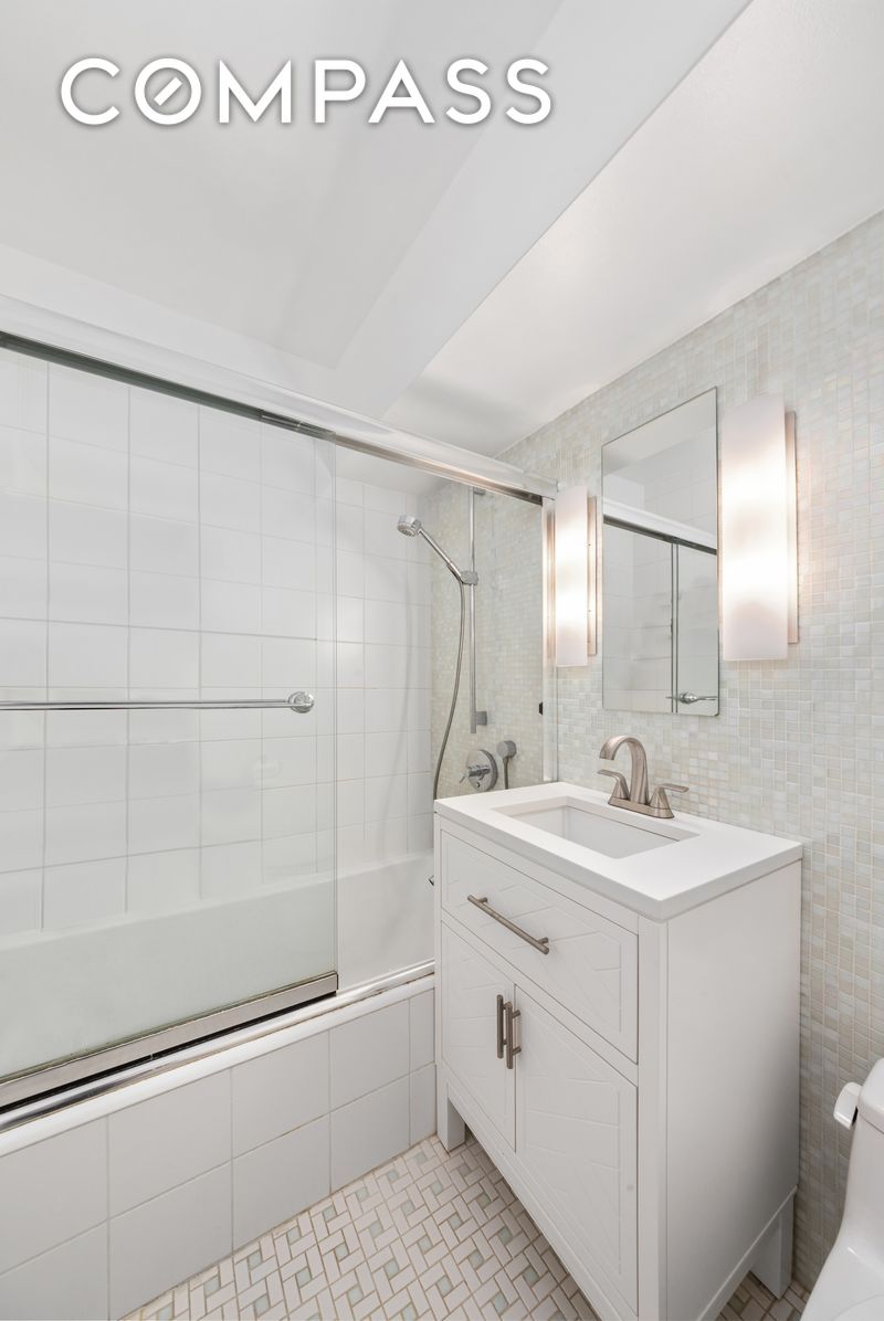 #7 photo, 415 E 52nd Street, マンハッタン Midtown East , NY 10022