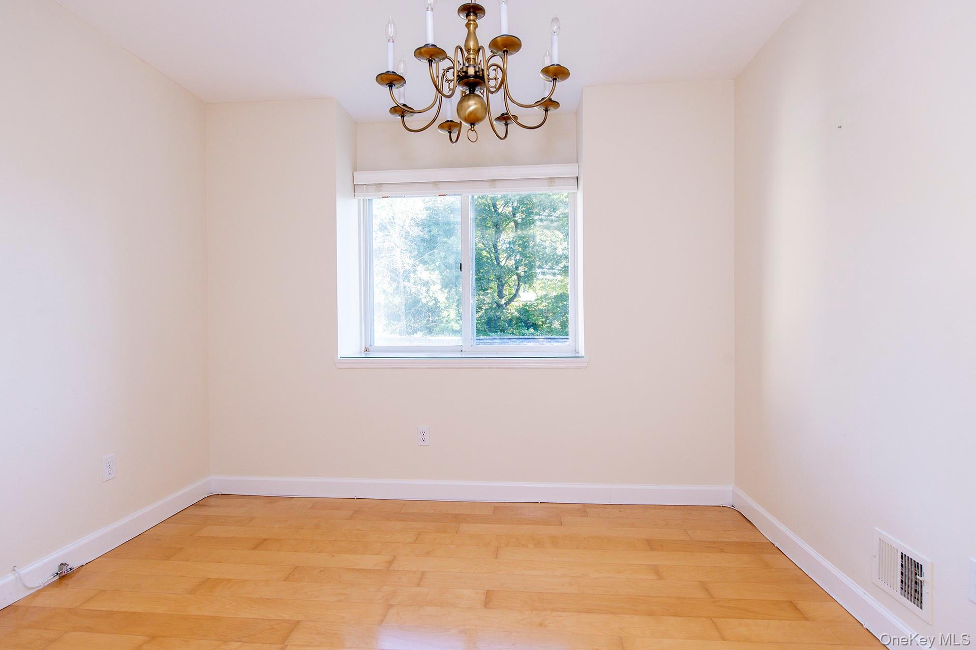 #8 photo, 54 Bennett Common, Millbrook , NY 12545