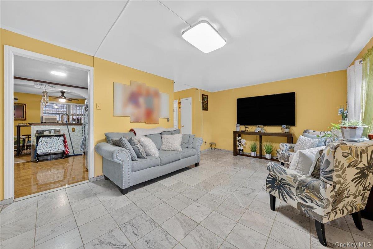 #4 photo, 917 Fox Street, ブロンクス区 Bronx , NY 10459