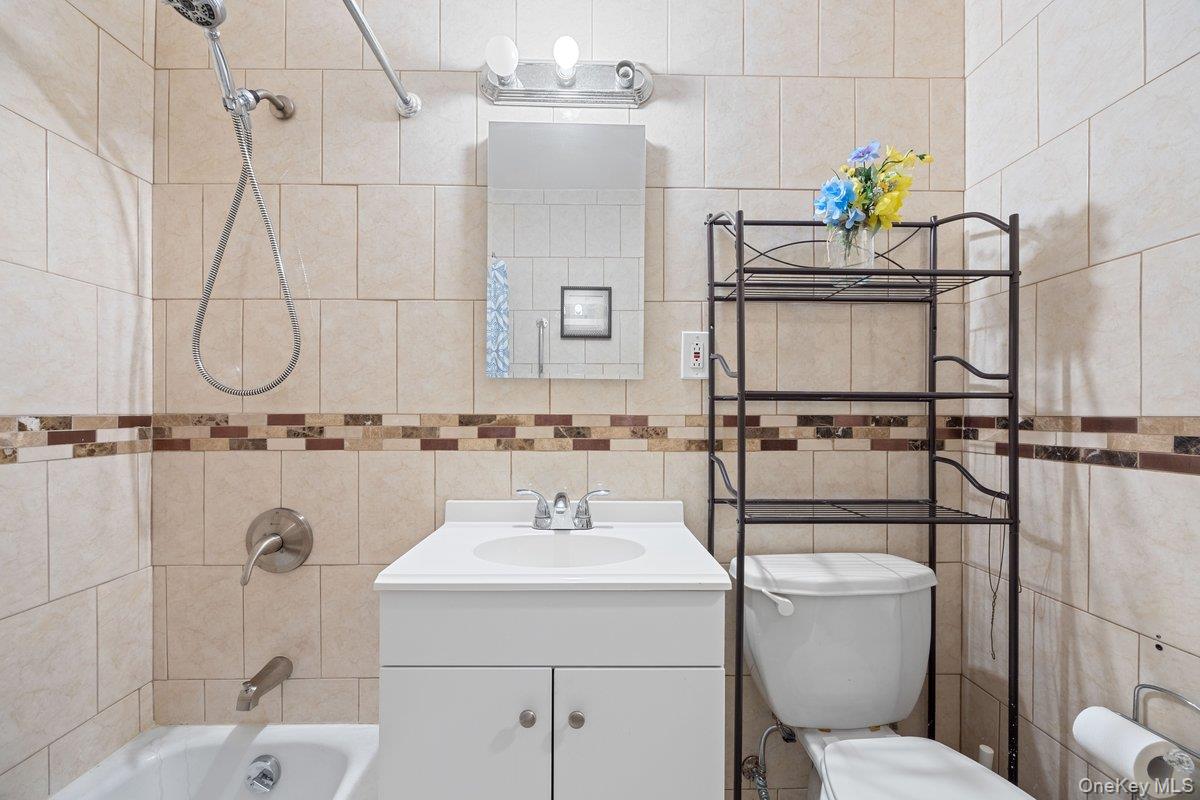 #11 photo, 1966 Newbold Avenue, Bronx , NY 10472