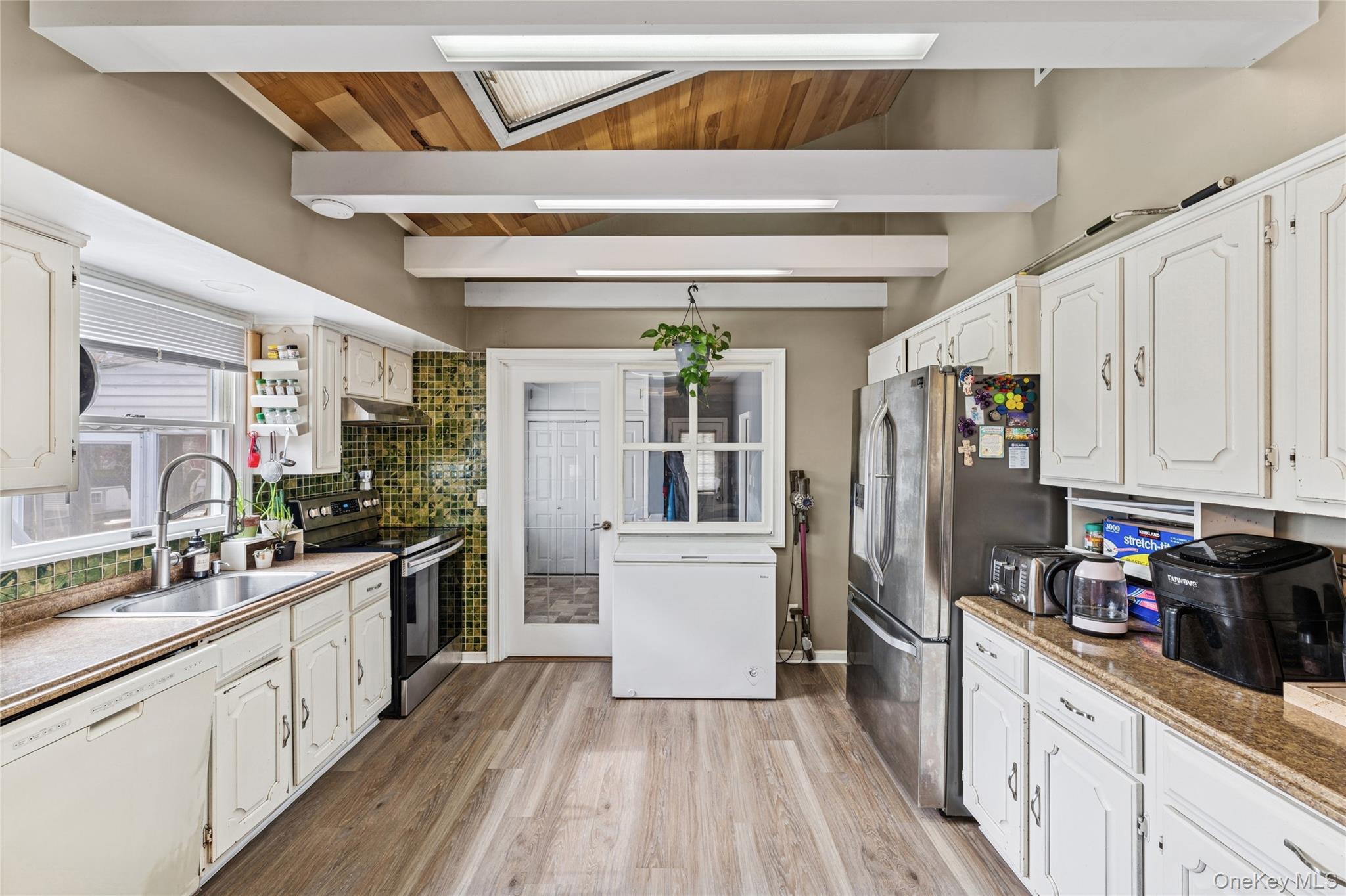 #8 photo, 1462 Motor Parkway, Islandia , NY 11749