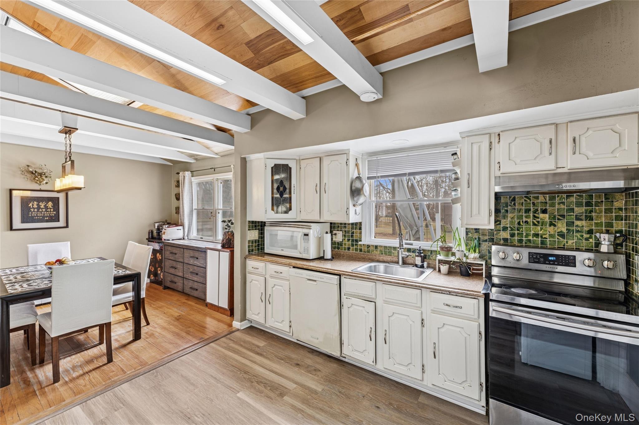 #9 photo, 1462 Motor Parkway, Islandia , NY 11749