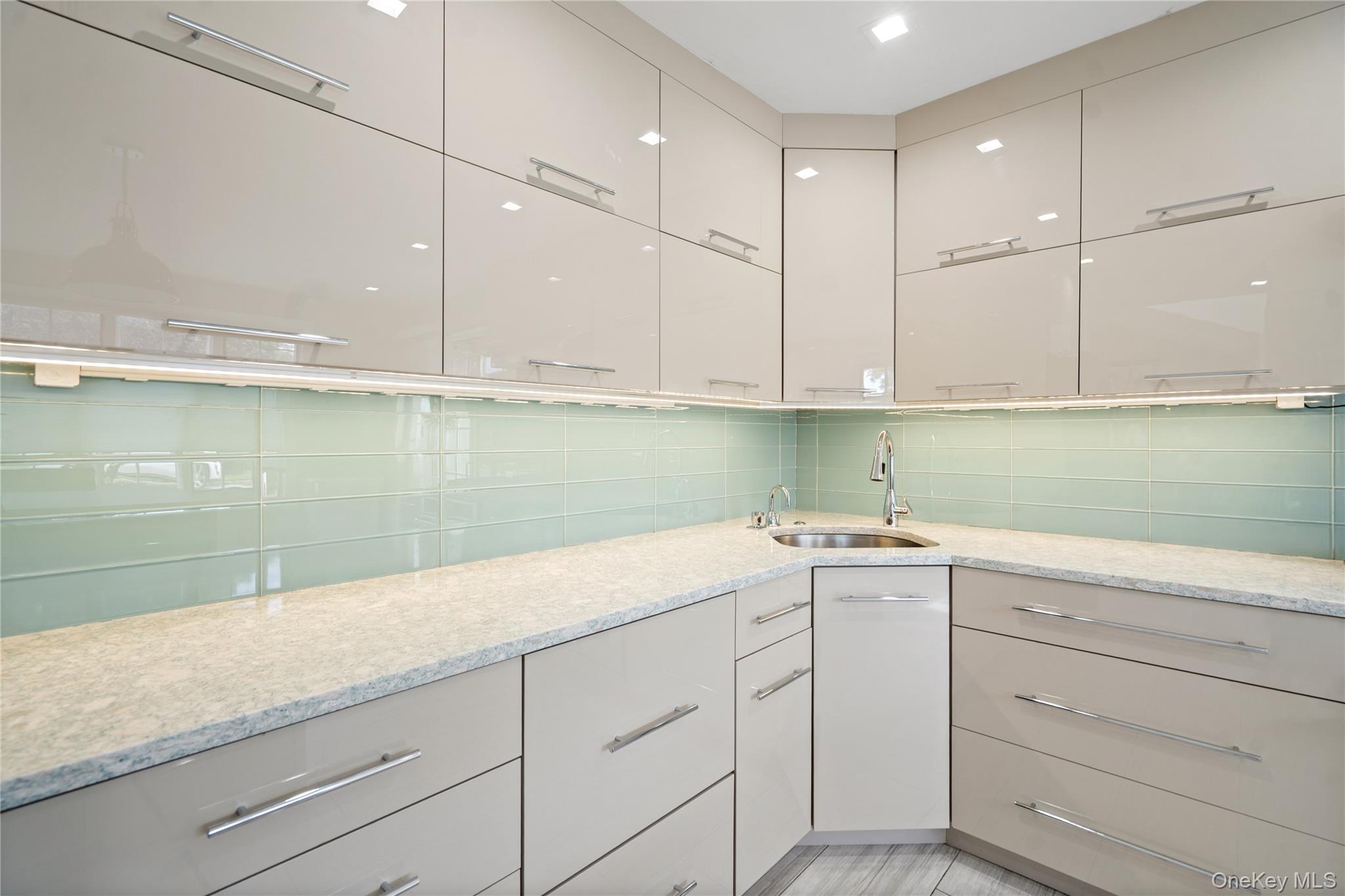 #10 photo, 939 Manor Lane, Bay Shore , NY 11706