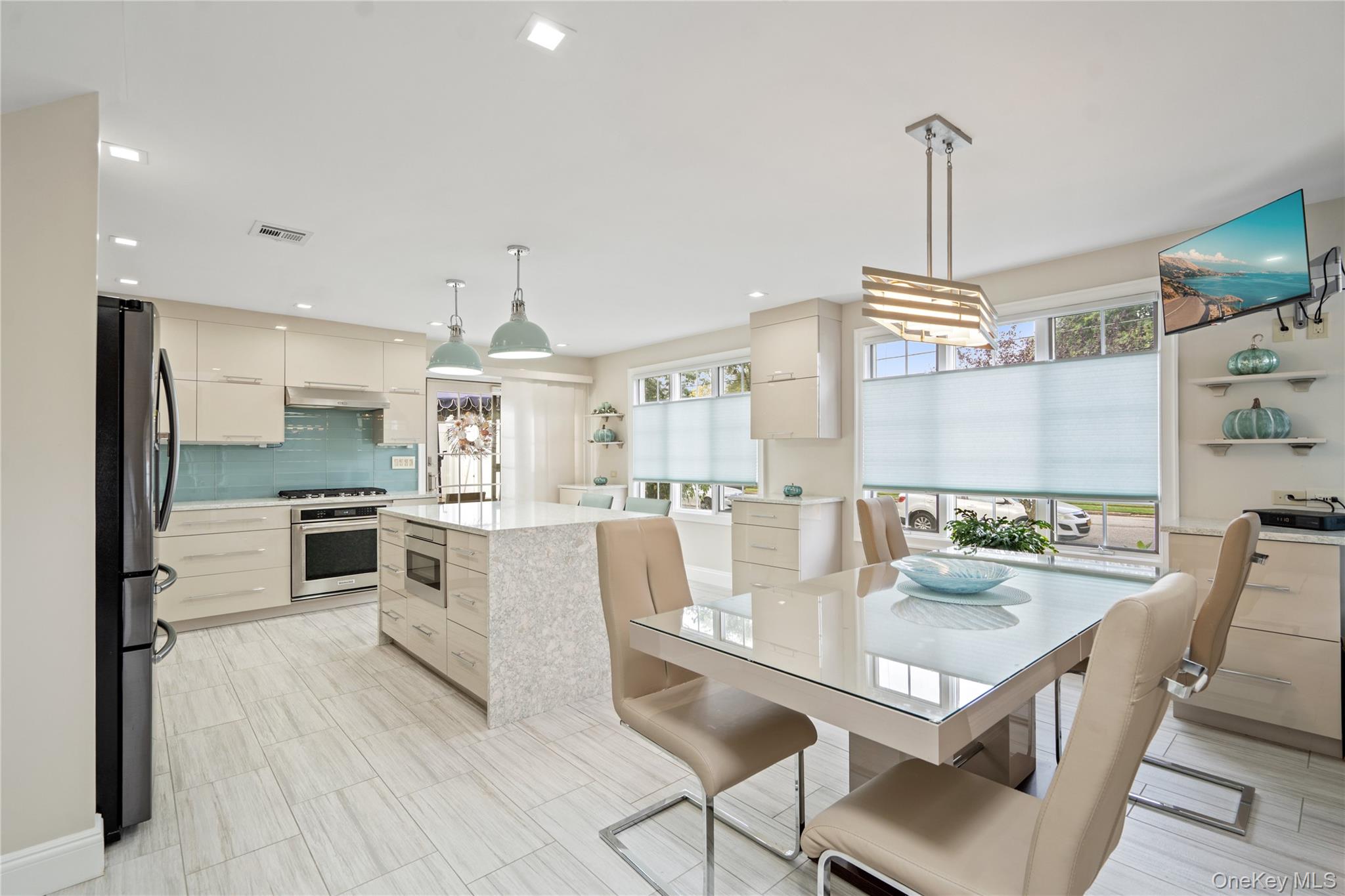 #6 photo, 939 Manor Lane, Bay Shore , NY 11706