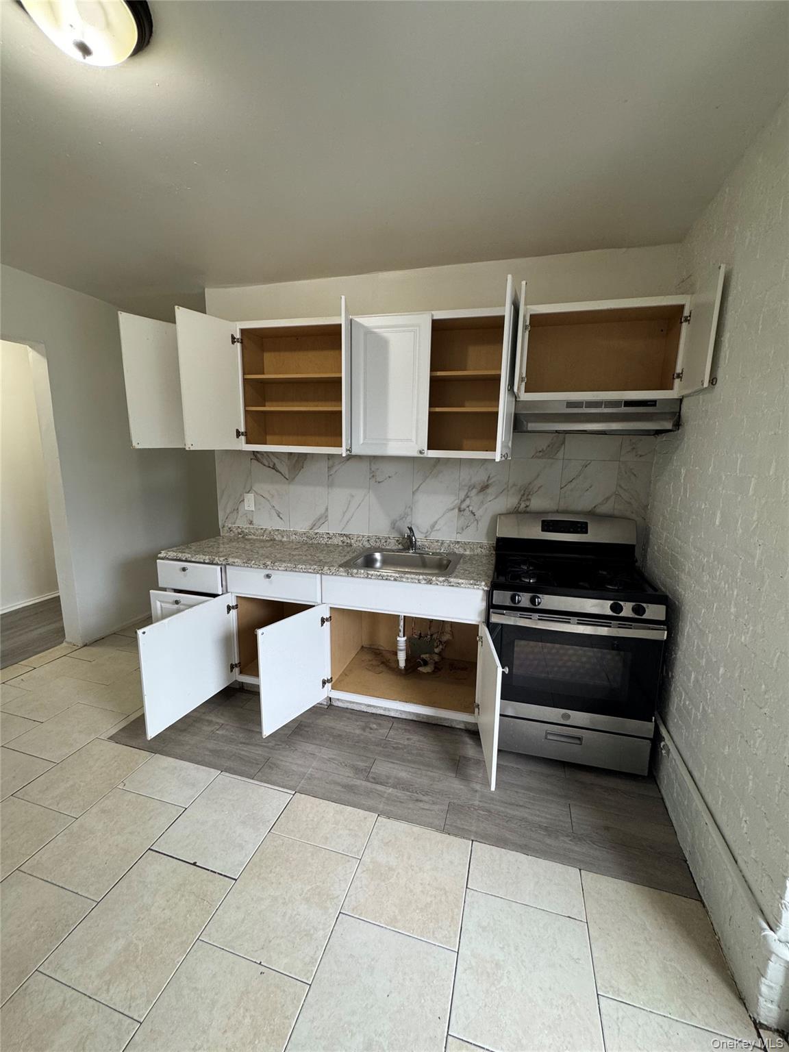 #8 photo, 238 S 3rd Avenue, Mount Vernon , NY 10550