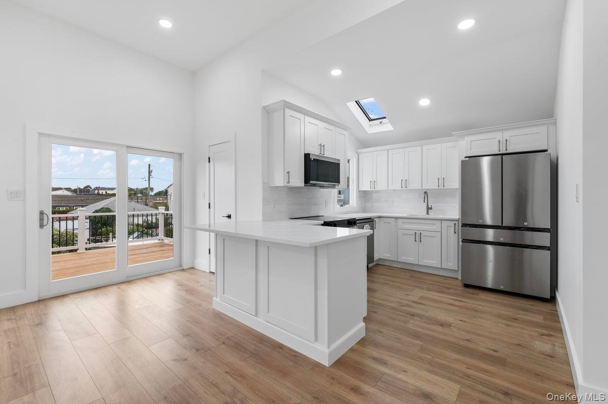 #10 photo, 873 S 7th Street, Lindenhurst , NY 11757