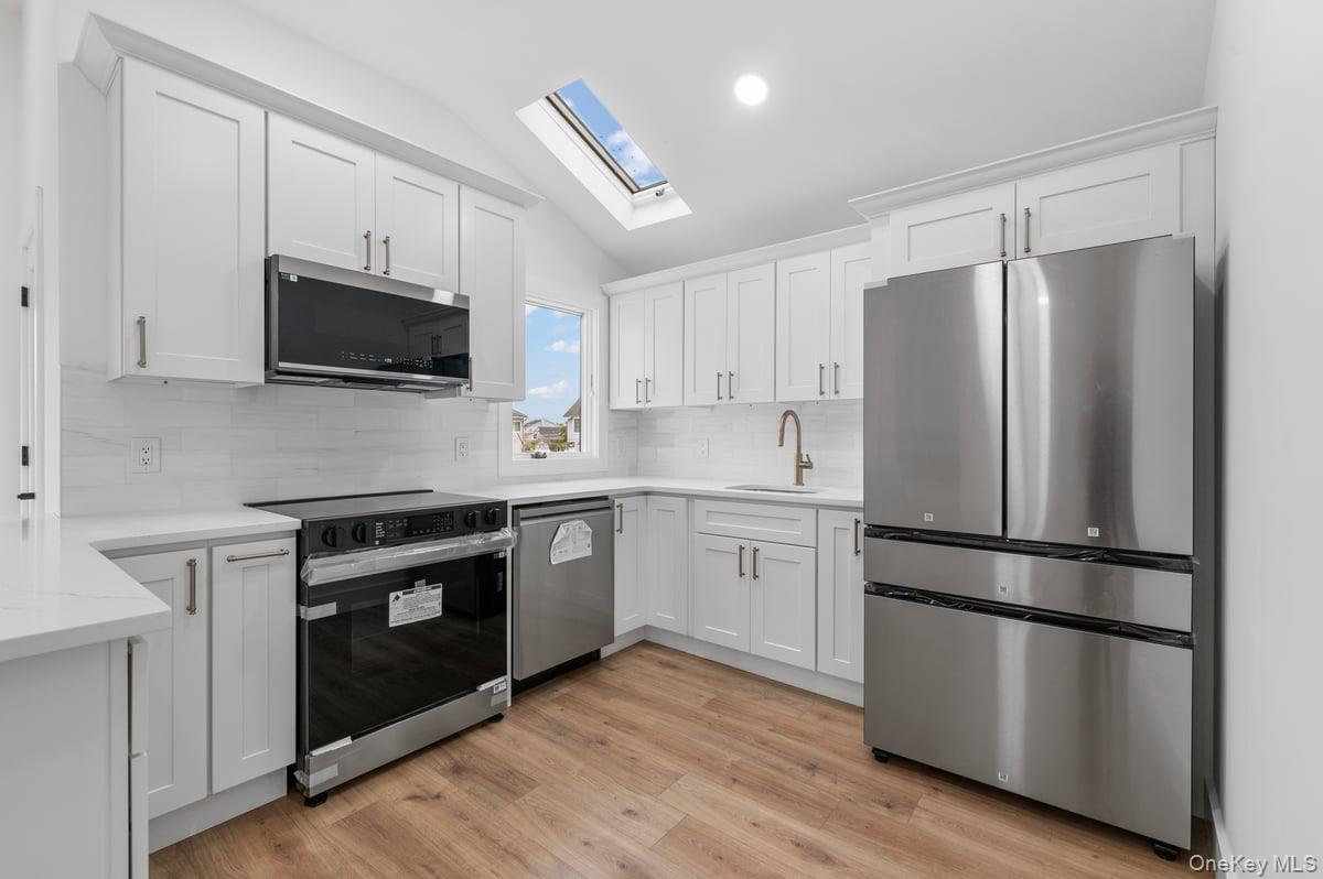 #11 photo, 873 S 7th Street, Lindenhurst , NY 11757