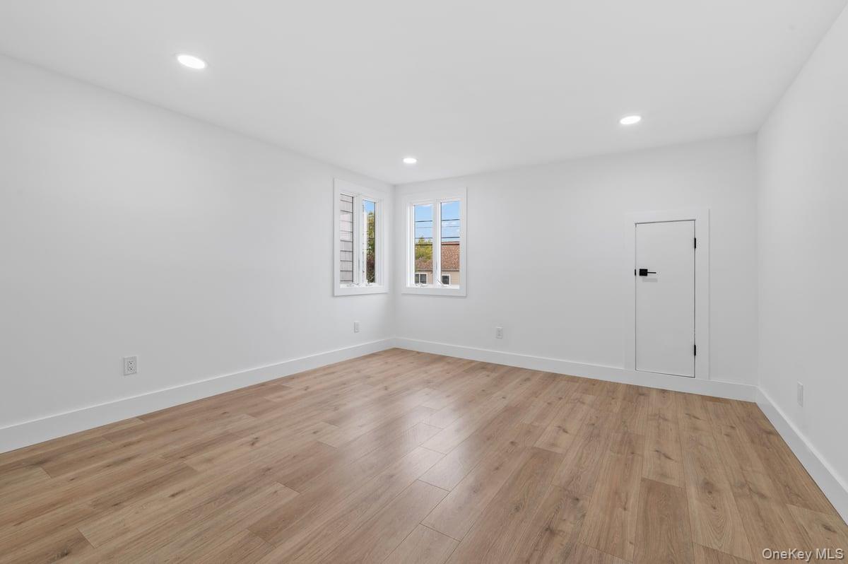 #12 photo, 873 S 7th Street, Lindenhurst , NY 11757