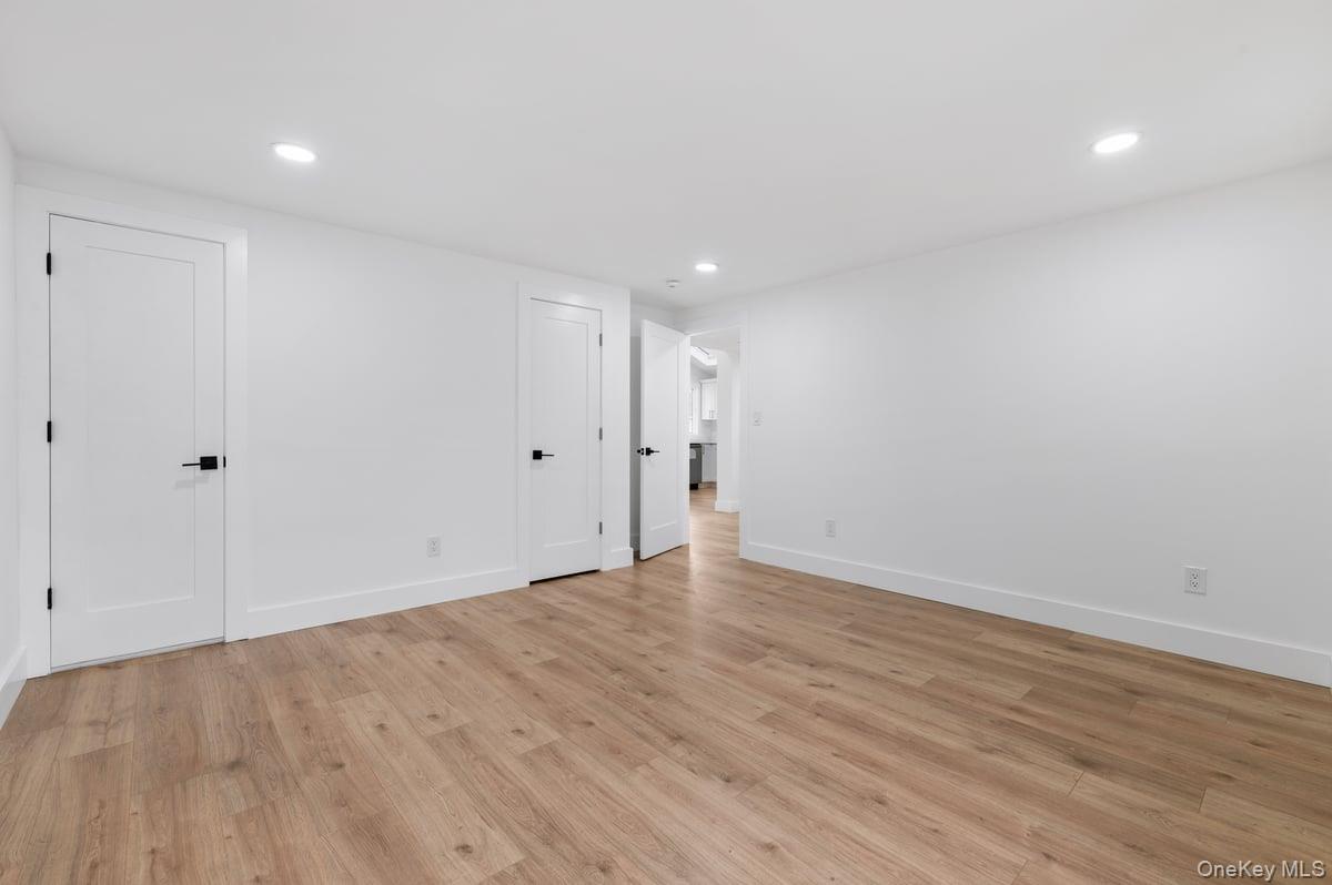 #16 photo, 873 S 7th Street, Lindenhurst , NY 11757