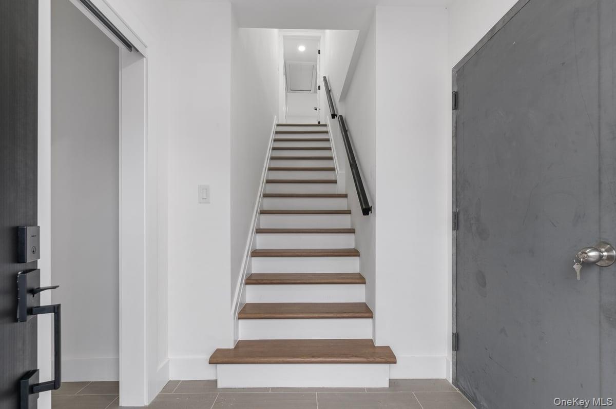 #18 photo, 873 S 7th Street, Lindenhurst , NY 11757