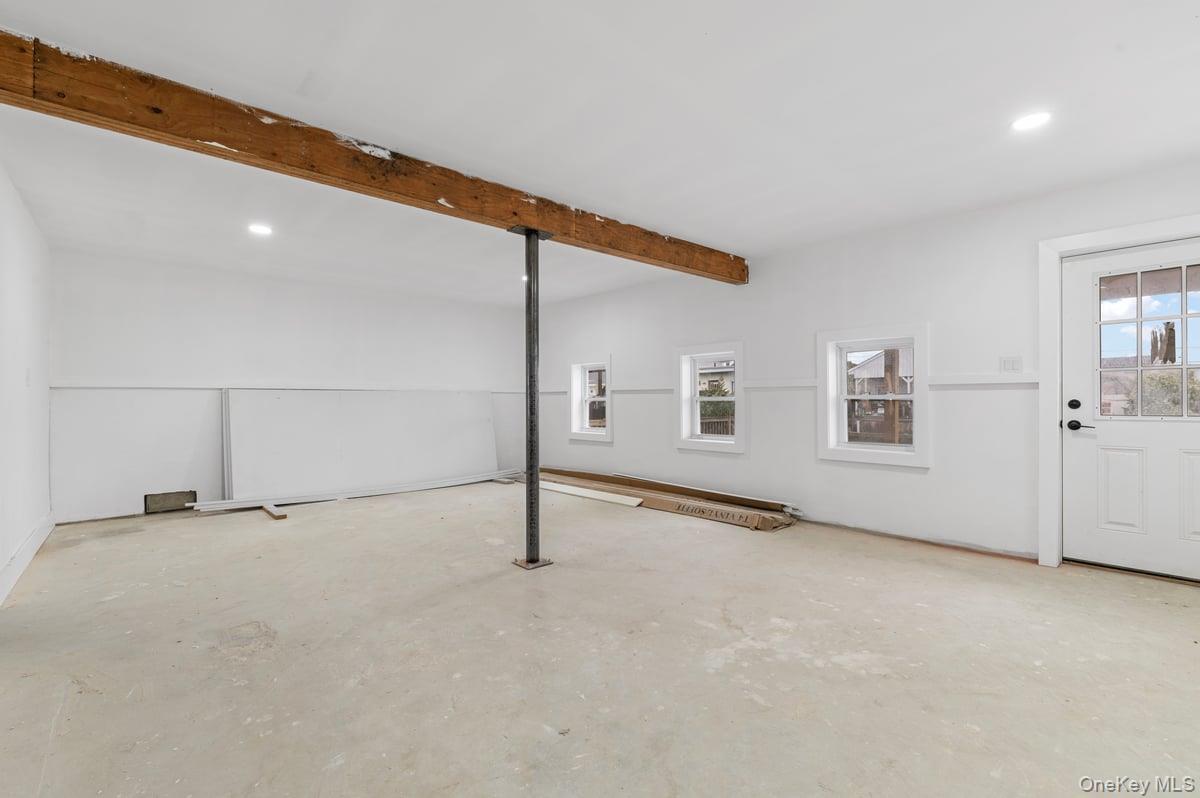 #19 photo, 873 S 7th Street, Lindenhurst , NY 11757