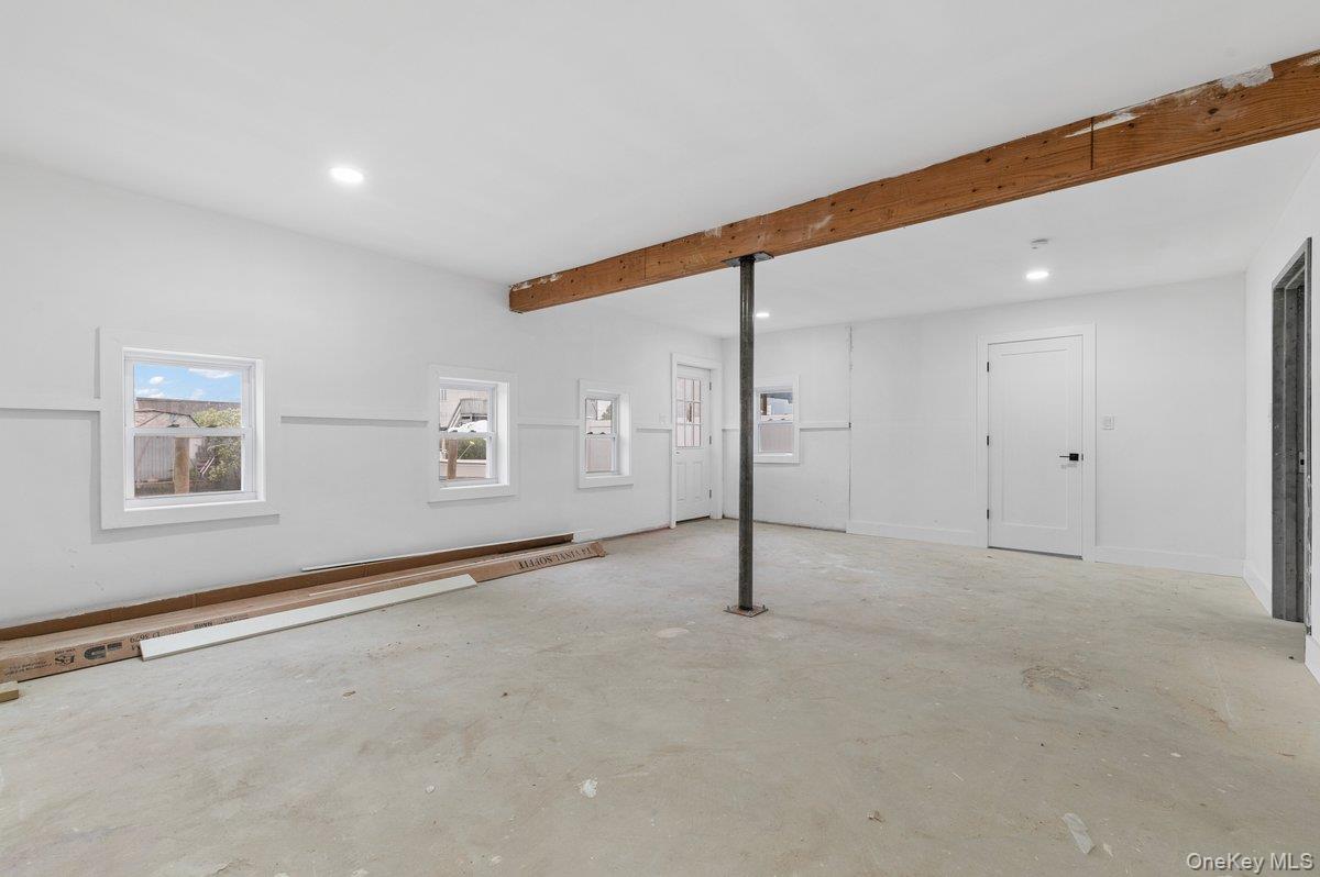 #20 photo, 873 S 7th Street, Lindenhurst , NY 11757