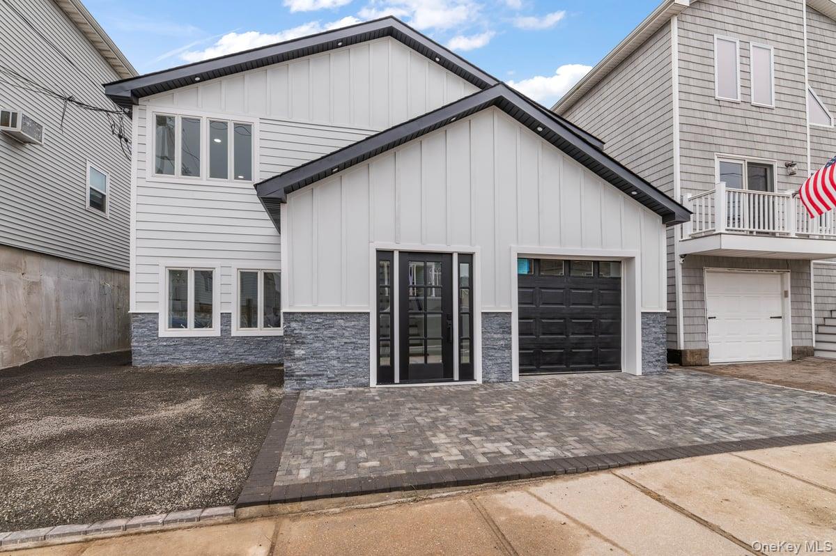 #4 photo, 873 S 7th Street, Lindenhurst , NY 11757