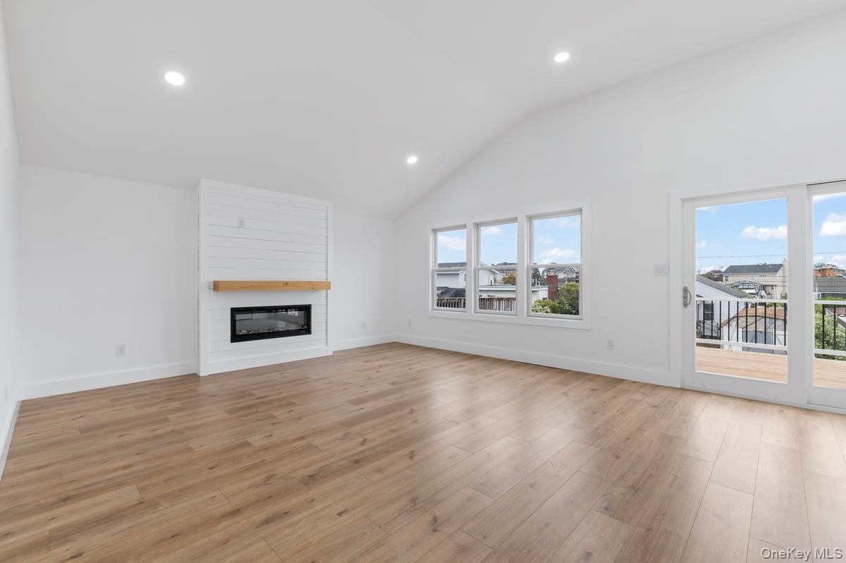 #6 photo, 873 S 7th Street, Lindenhurst , NY 11757