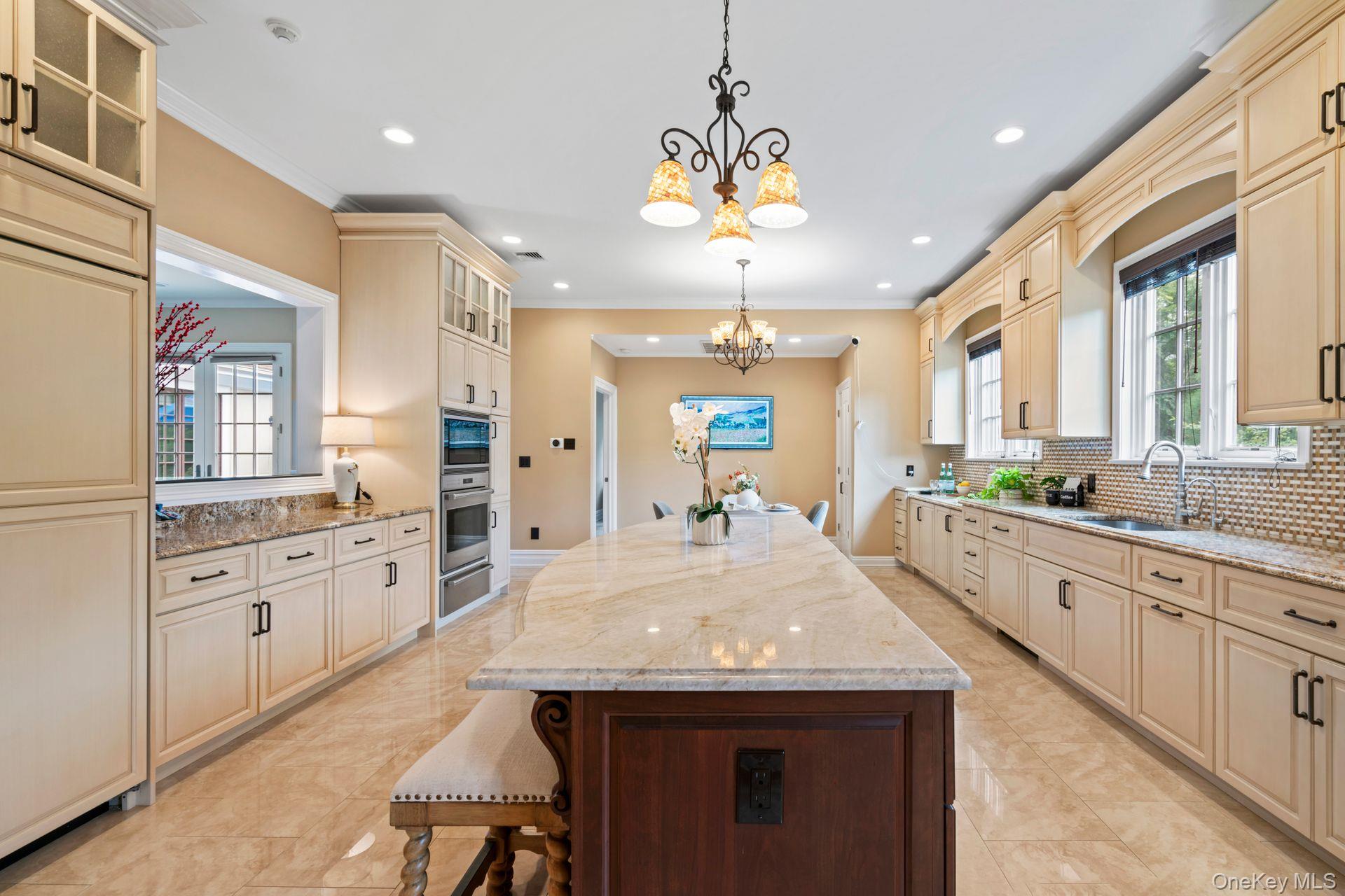 #16 photo, 11 Buckingham Court, Muttontown , NY 11791