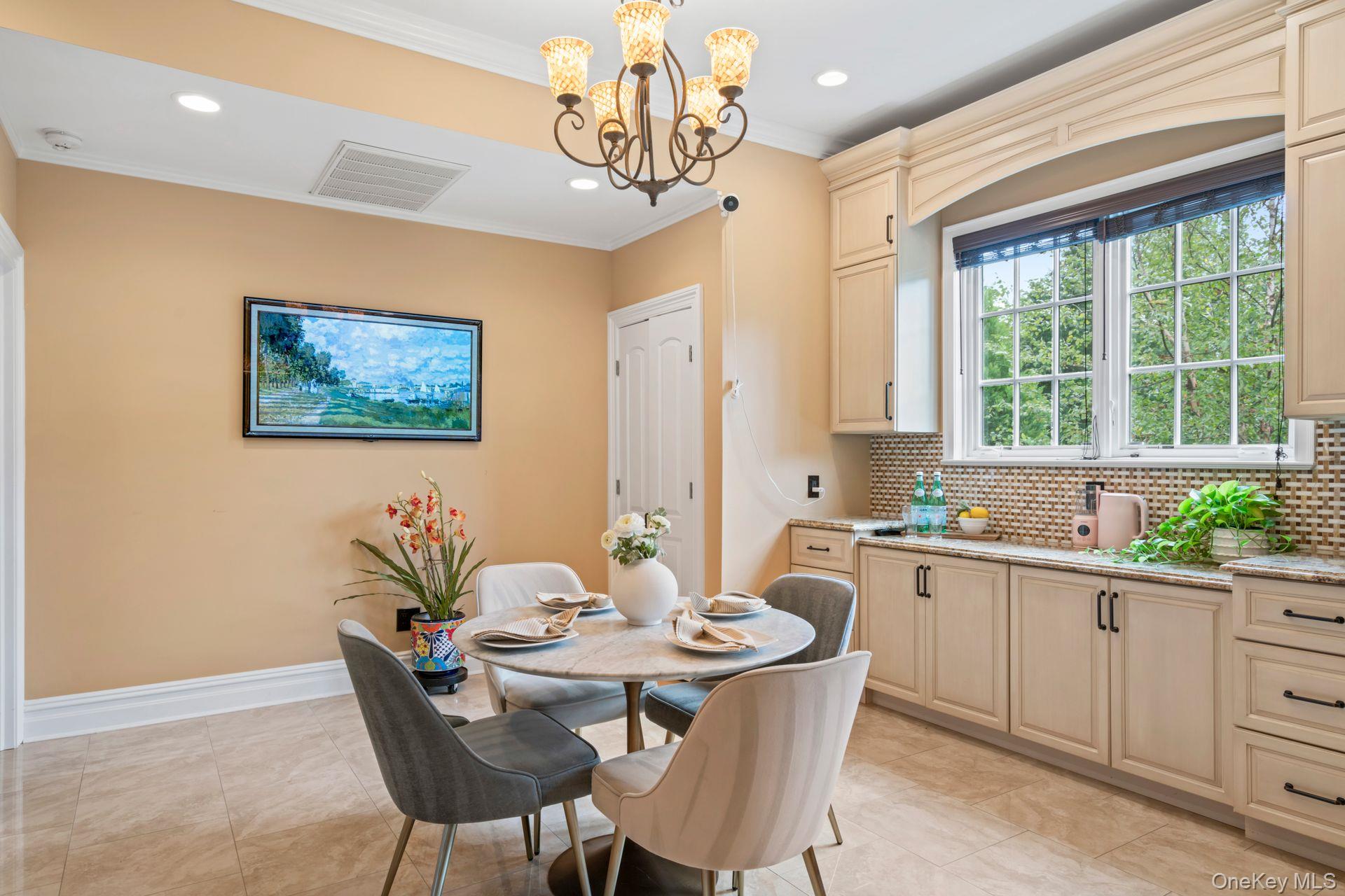 #17 photo, 11 Buckingham Court, Muttontown , NY 11791